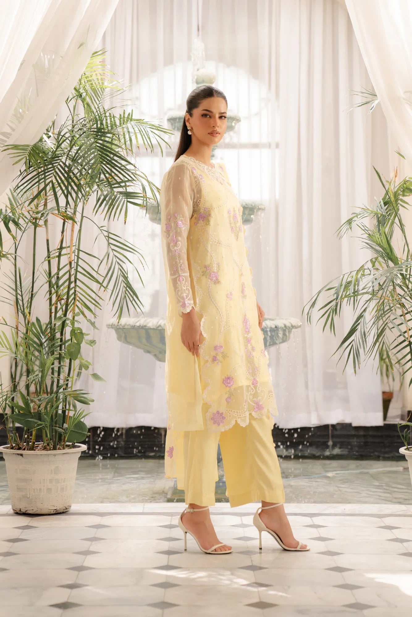 3 piece organza fabric suit with dupatta and trousers