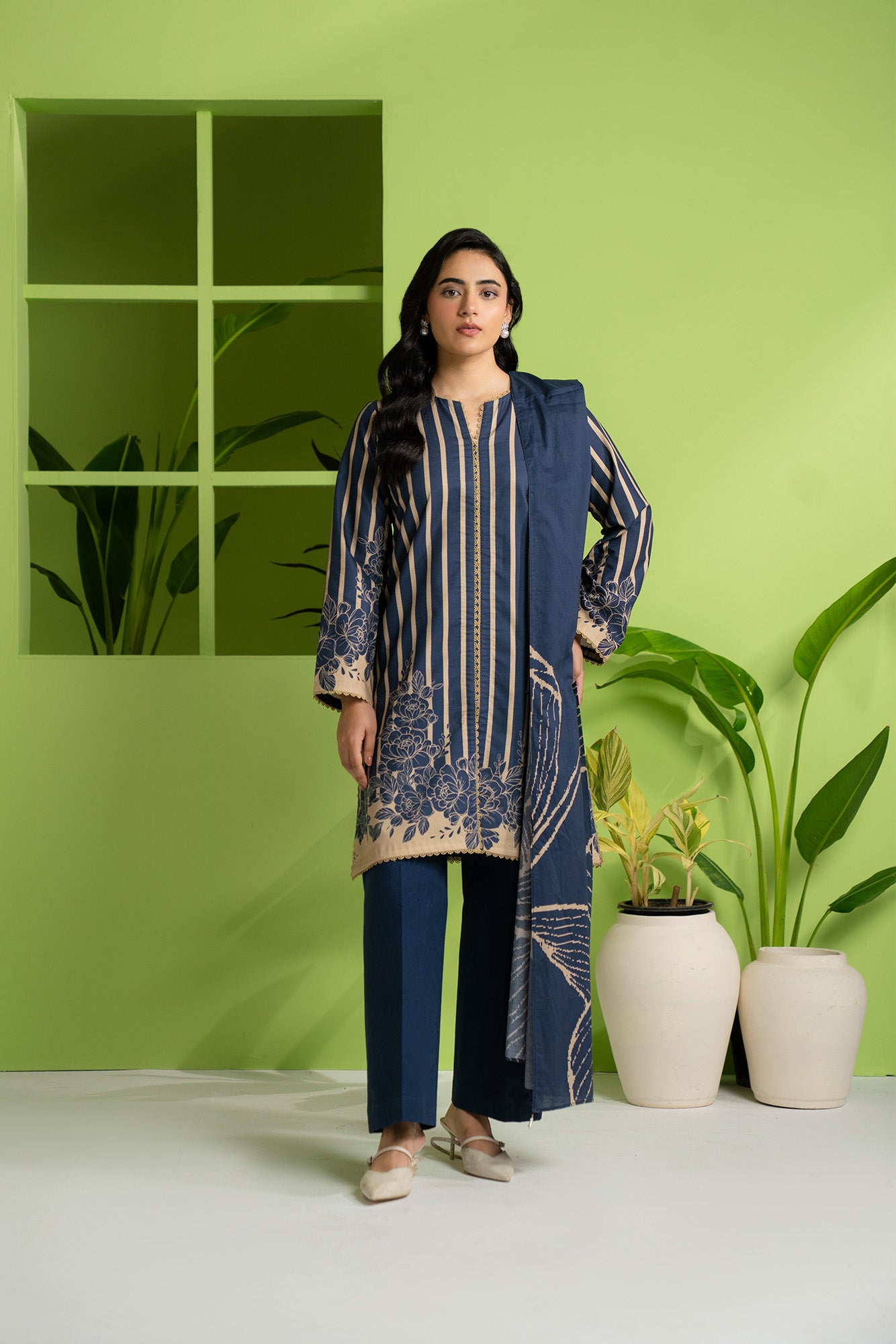 3 piece unstitched cambric suit for women, blue and beige digital printed shirt with tussar silk dupatta, trendy Pakistani dress