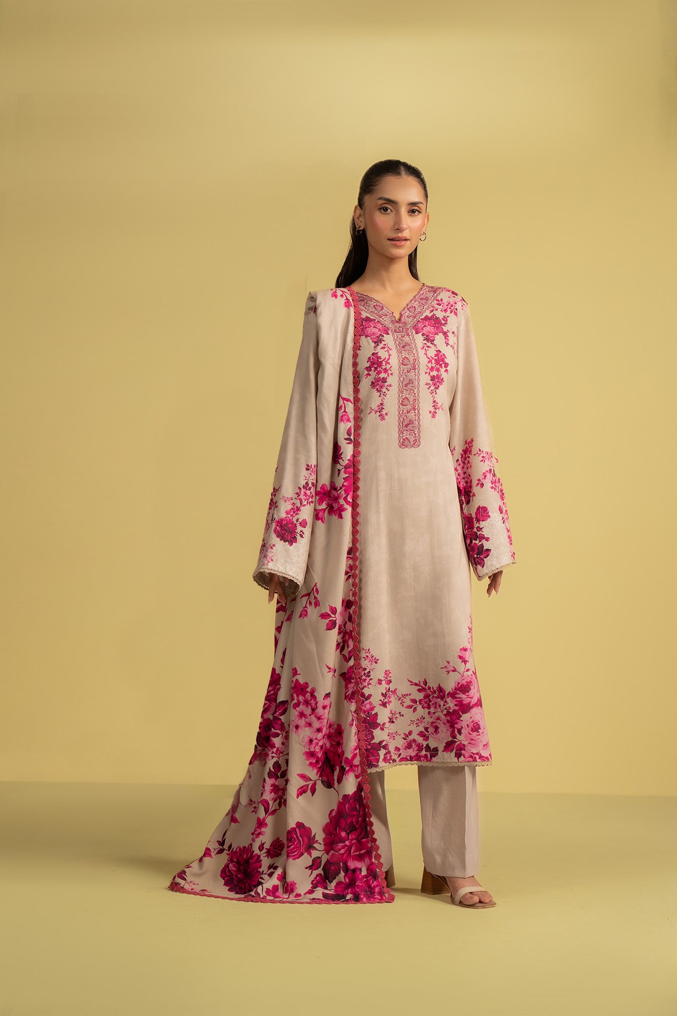 3pc unstitched linen fabric, new design with a stylish digital print, perfect for custom tailoring in Karachi