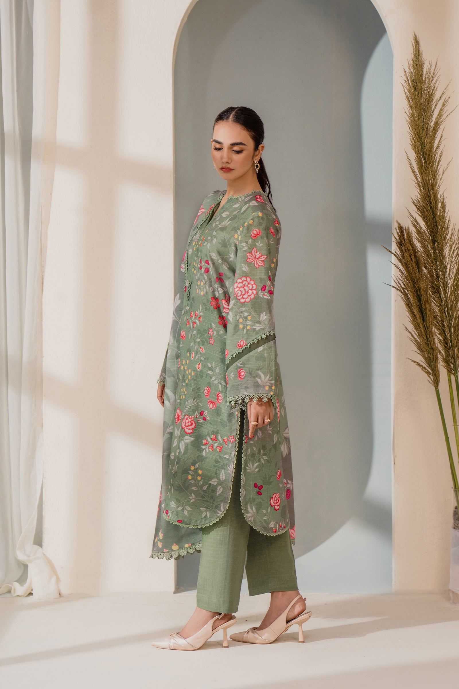 Chintzy Affair (3PC) Beyond East Official