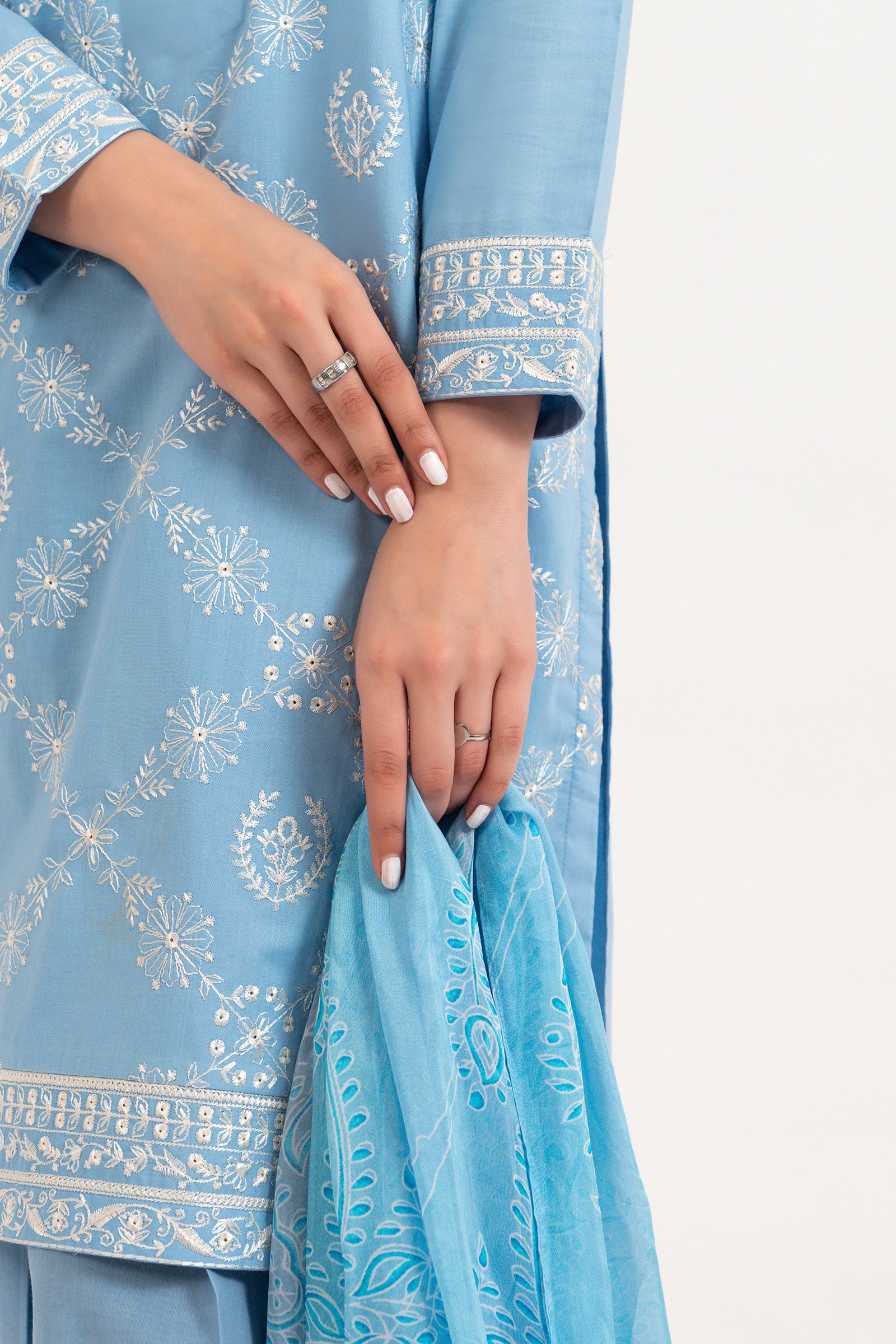 Aarzoo (2PC) Beyond East Official