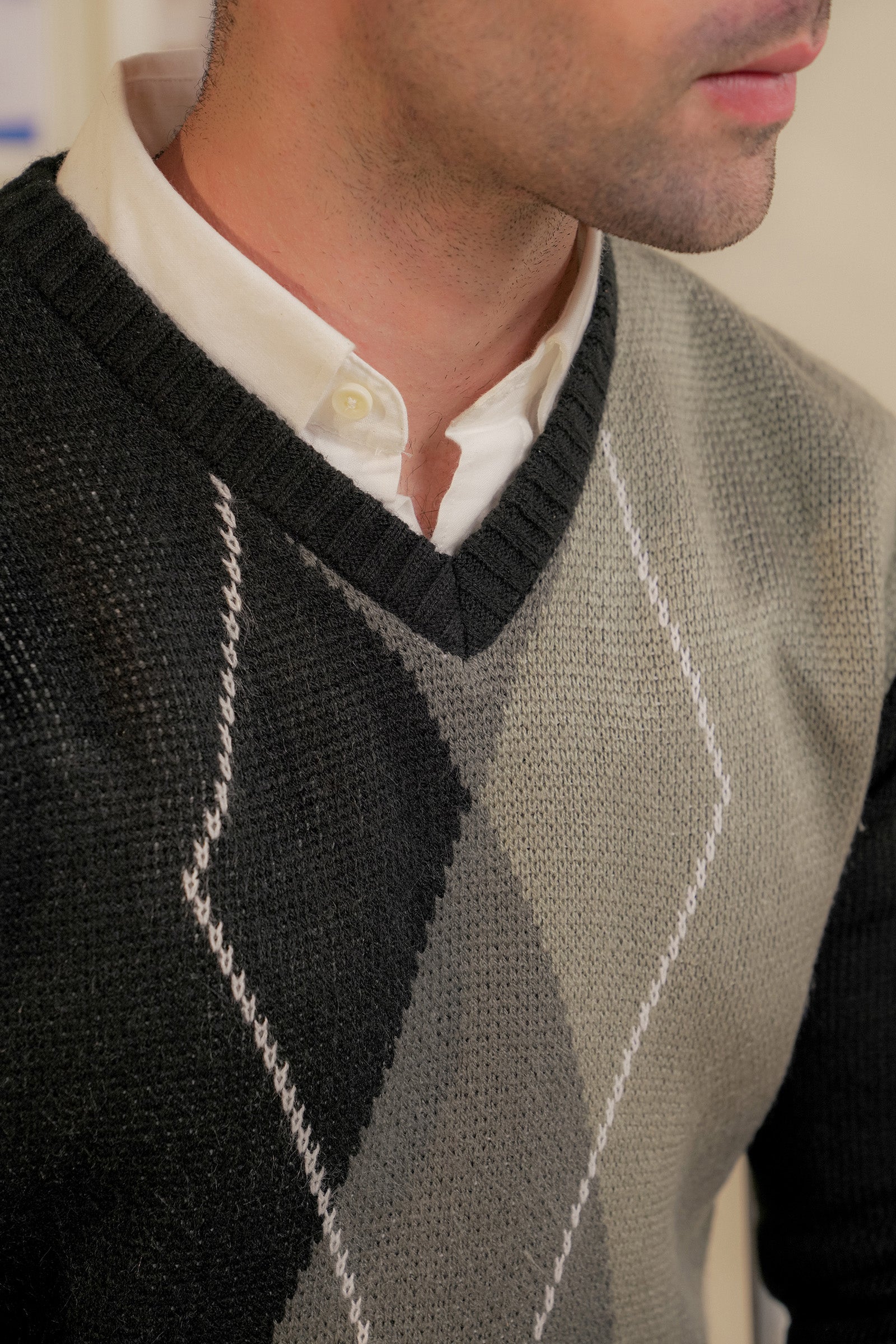 V-neck Sweater Beyond East Official