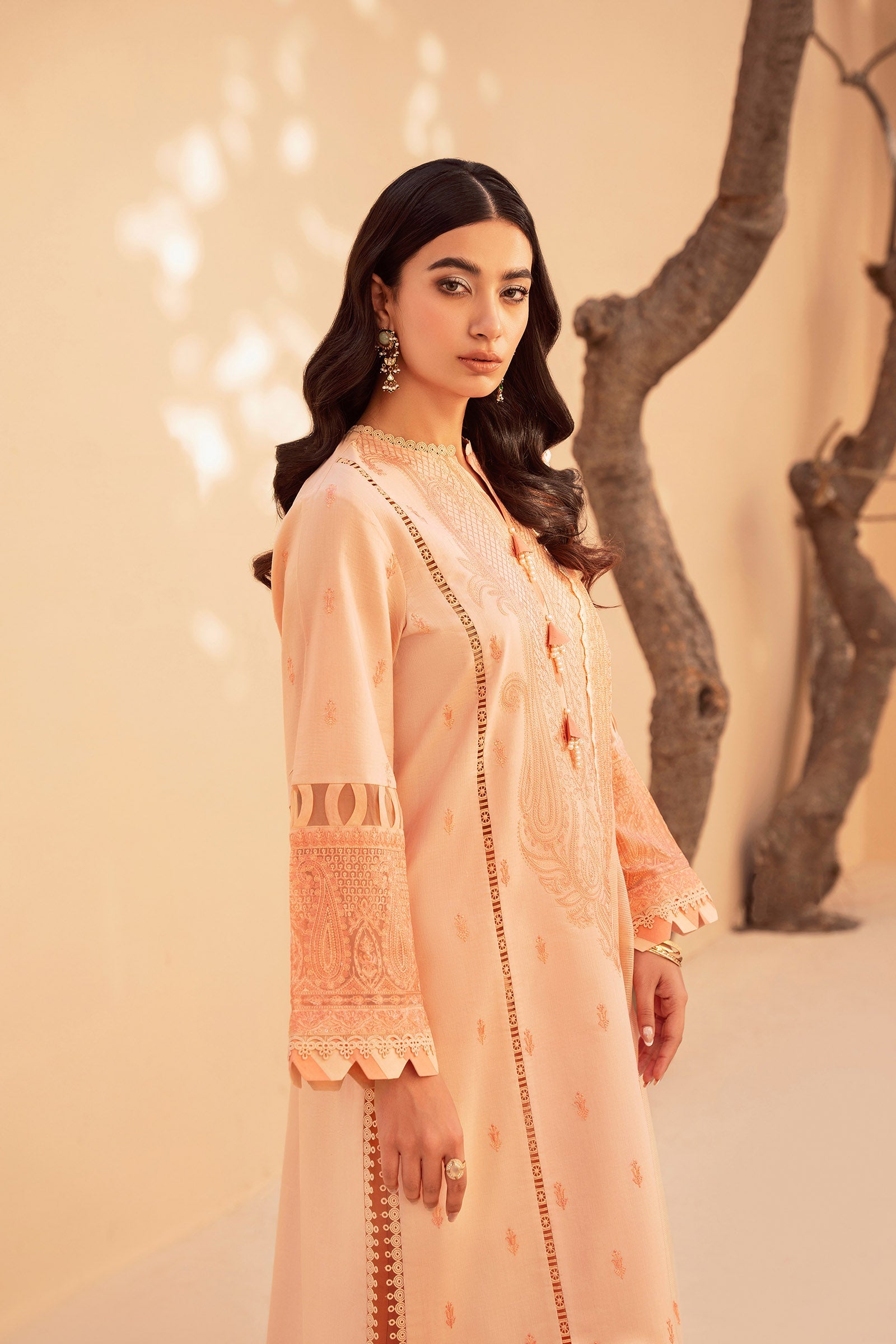 Samira (2PC) Beyond East Official