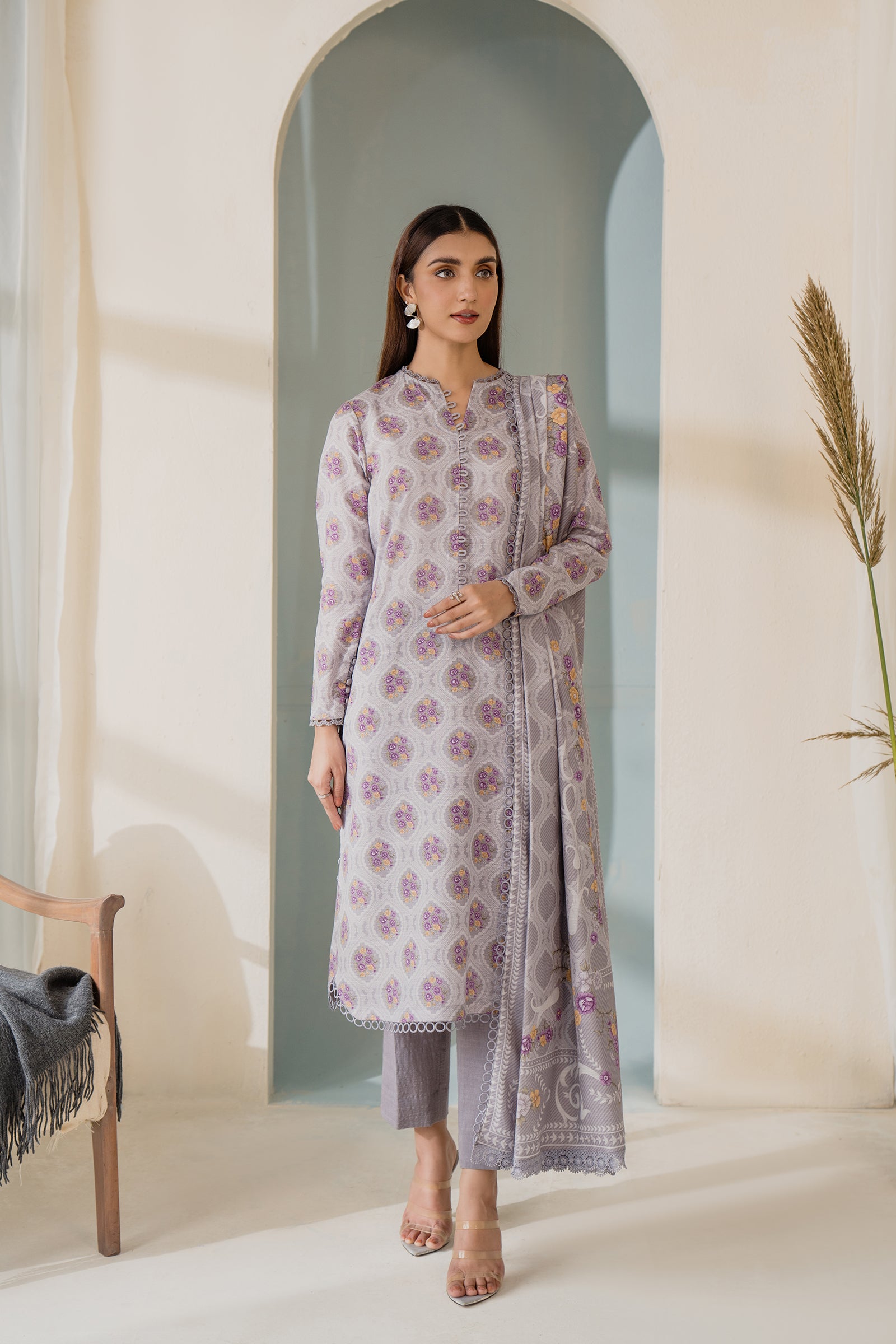 Flattering Heaven (2PC) Beyond East Official