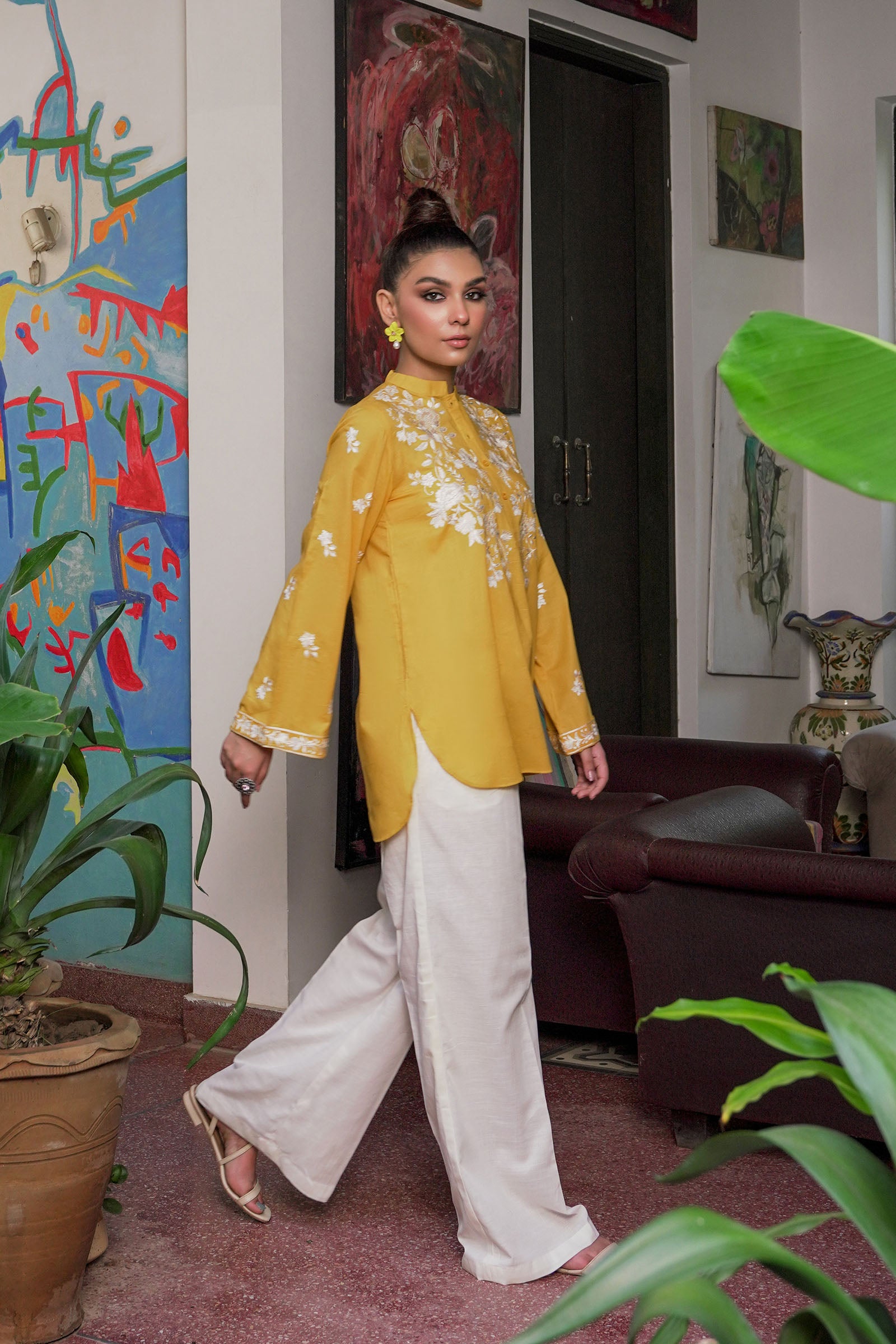 Spectra Yellow (1PC) Beyond East Official