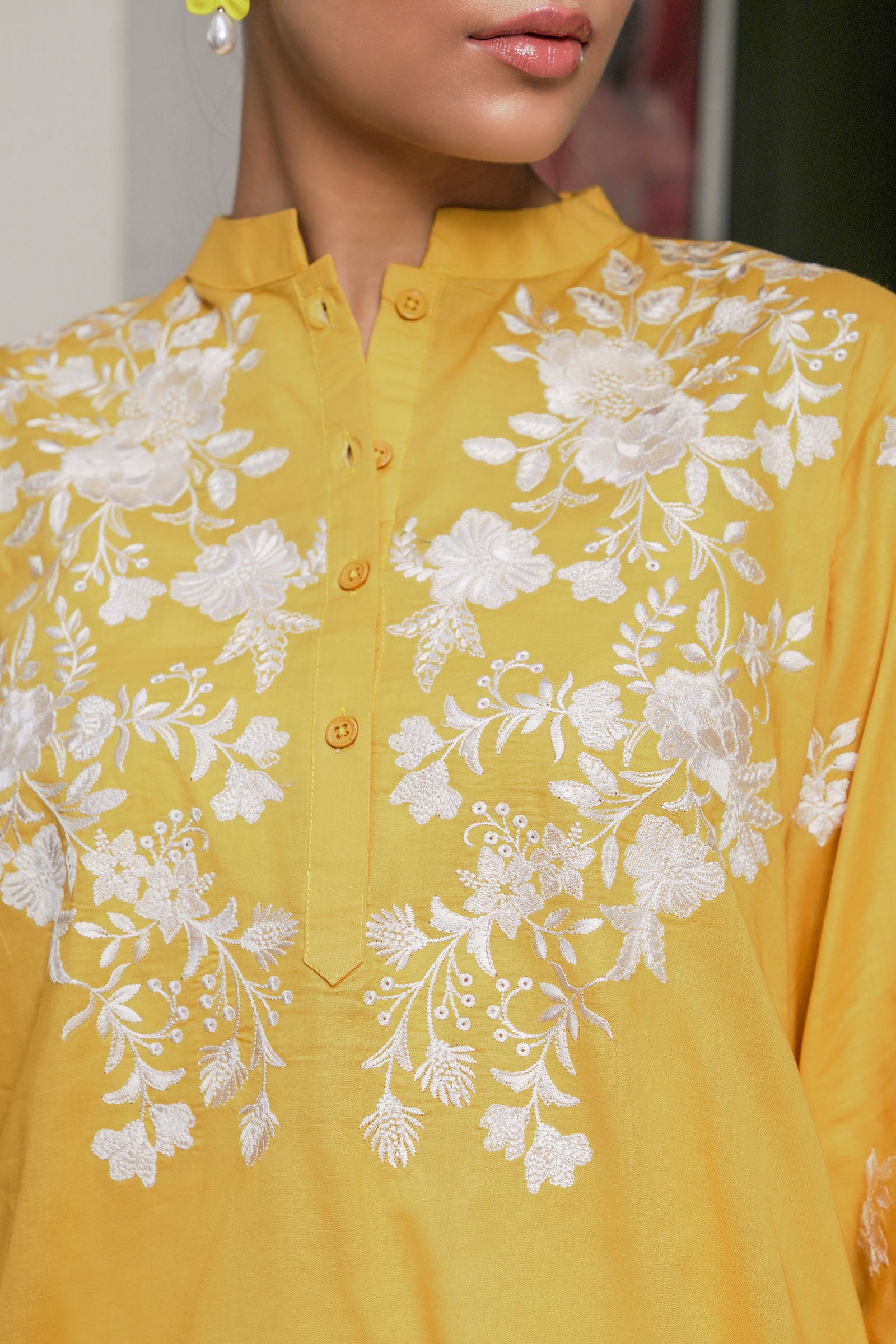 Spectra Yellow (1PC) Beyond East Official