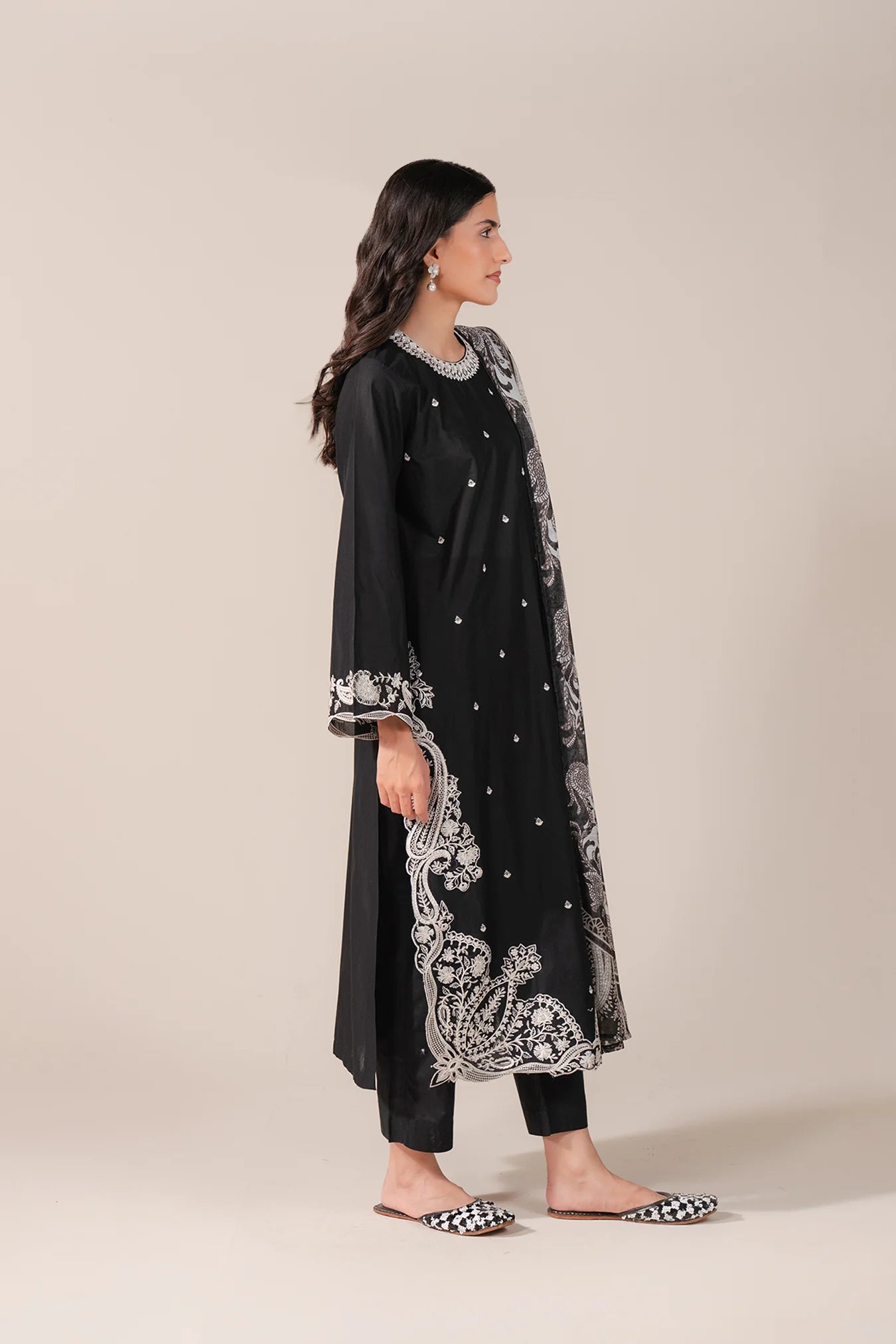 Black and white embroidered lawn suit – perfect for Eid and summer wear in Pakistan, UK, and USA