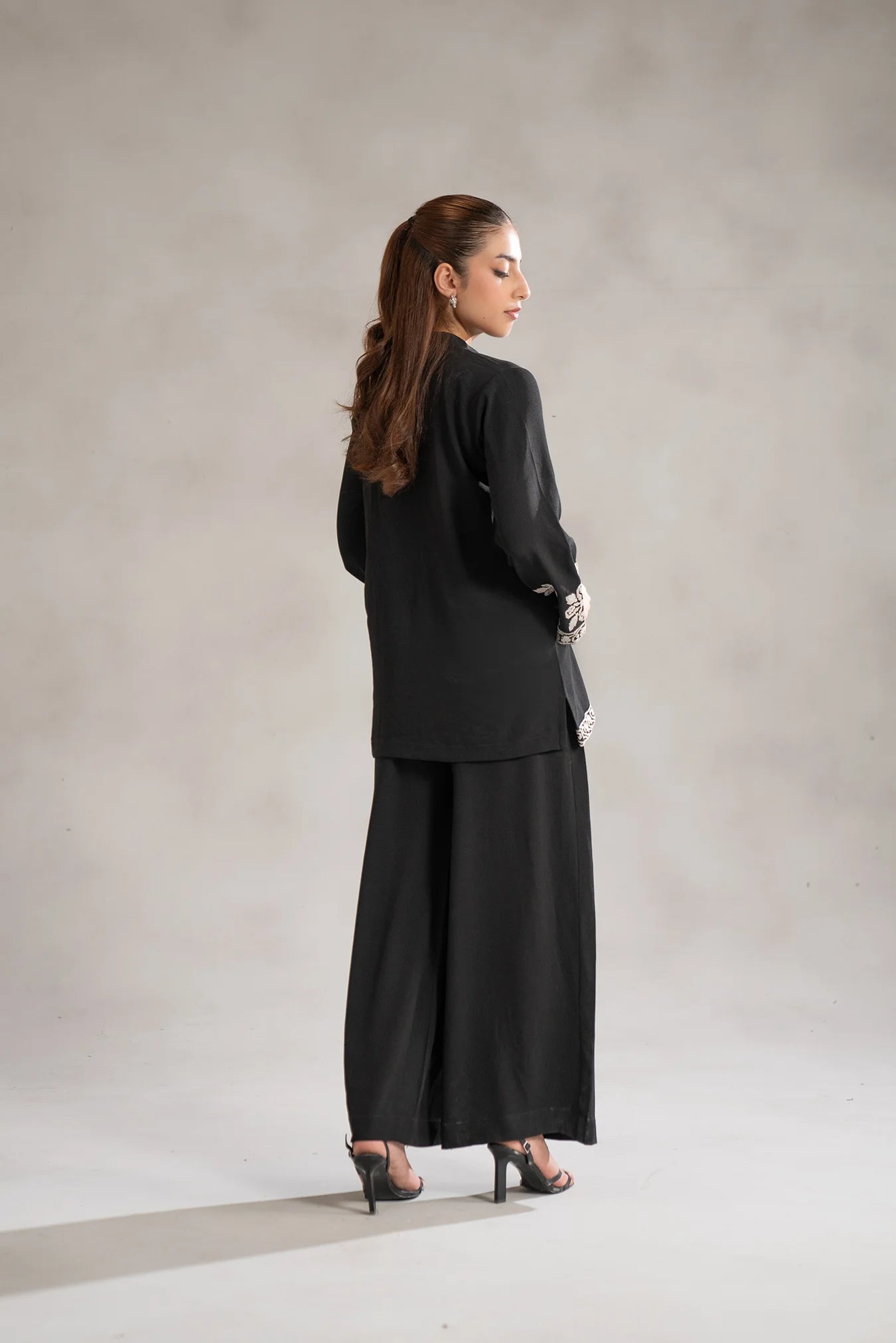 Black white embroidered blended suit - monochrome pret Pakistani women formal dress