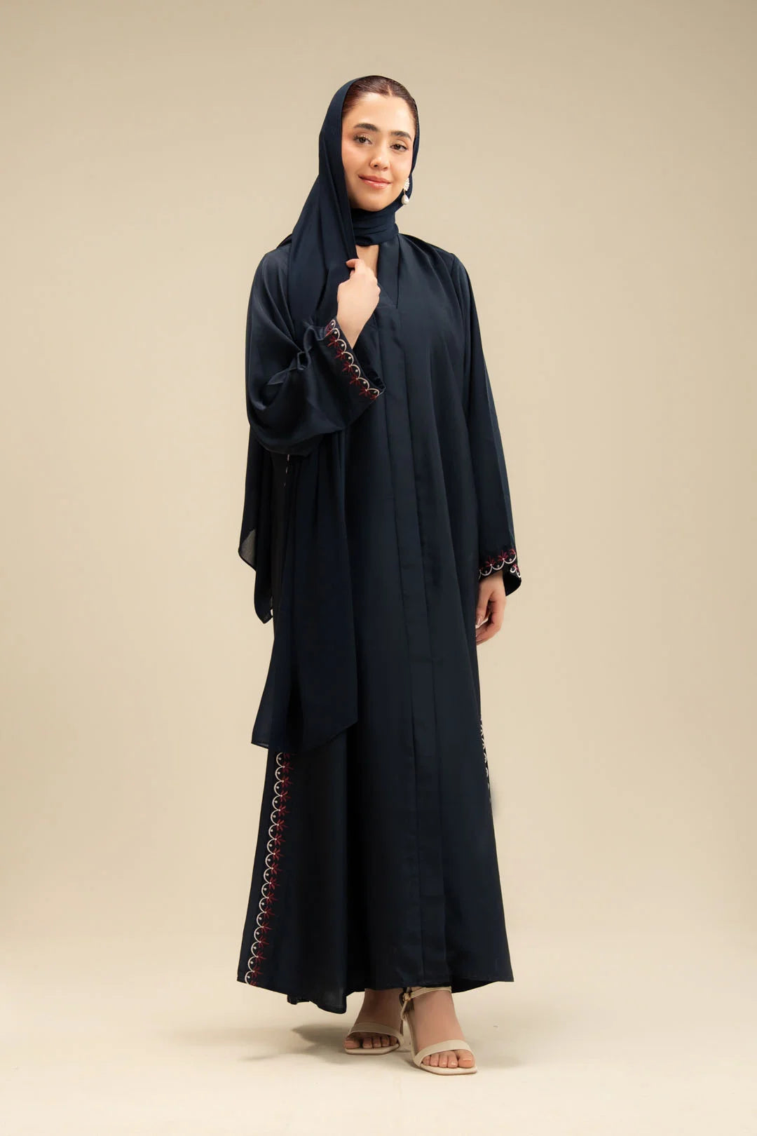 Pakistan Apya Modest Wear - Buy Latest Abayas Online Pakistan | Beyond East
