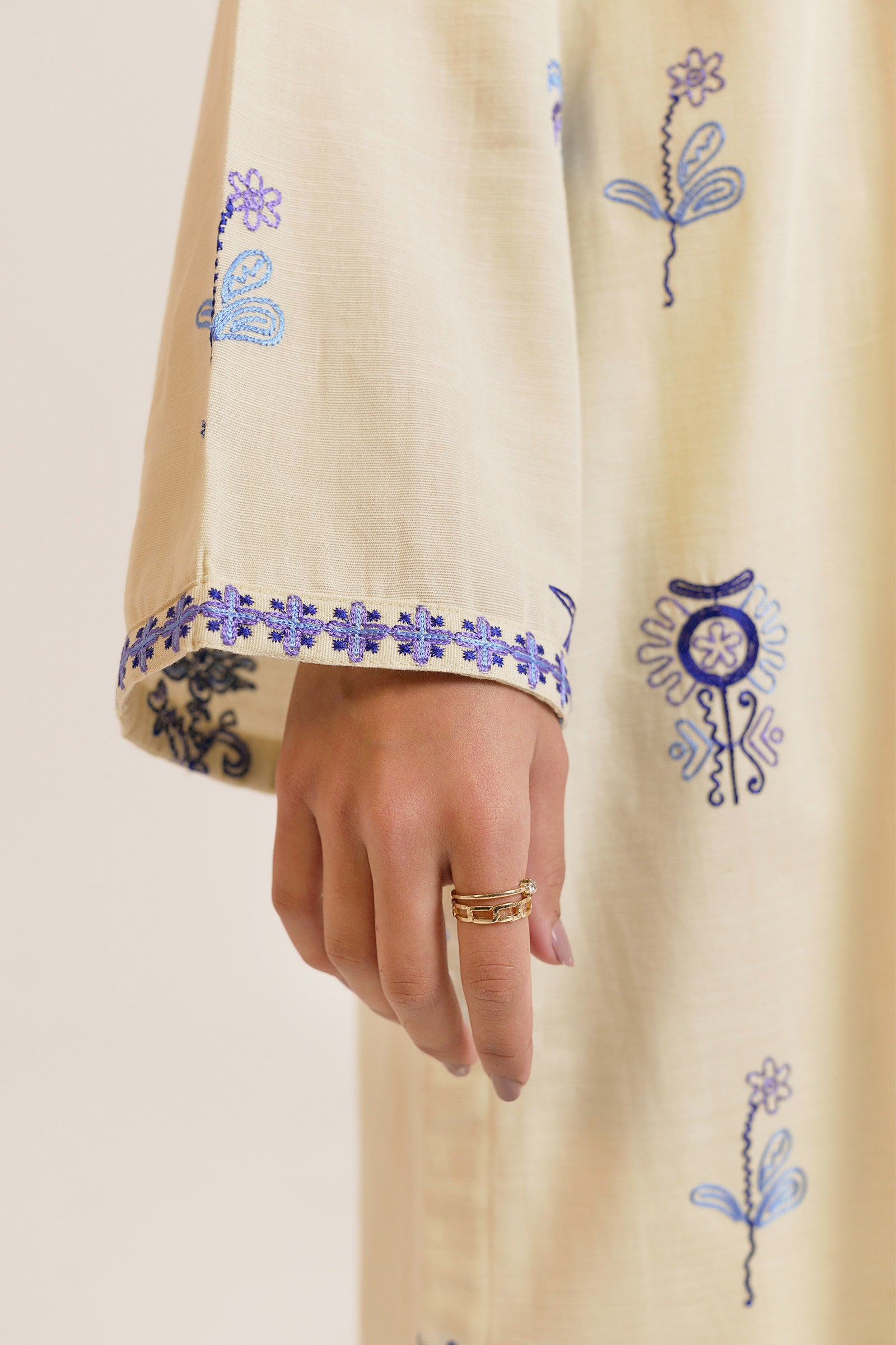 Papyrus (1PC) Beyond East Official