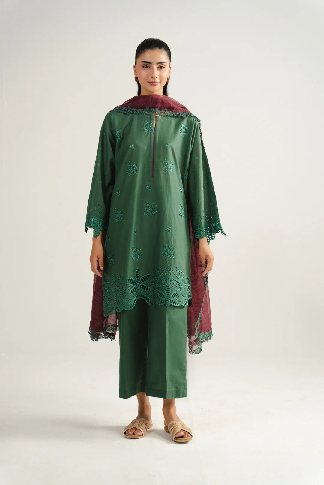 formal dresses in pakistan Elegant Pakistani Dress Ice White Shade Online SMALL frill on the pallu is an addition to the beauty of this Pakistani Party Wear designer dresses pakistan Pakistani Dresses:
