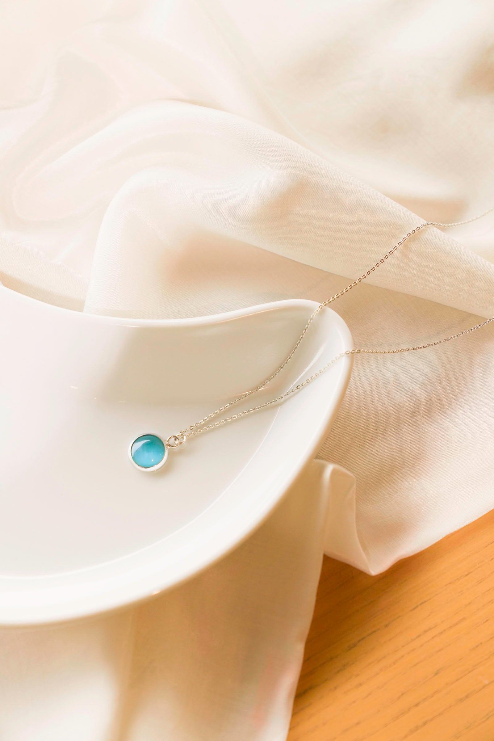 Necklace Beyond East Official