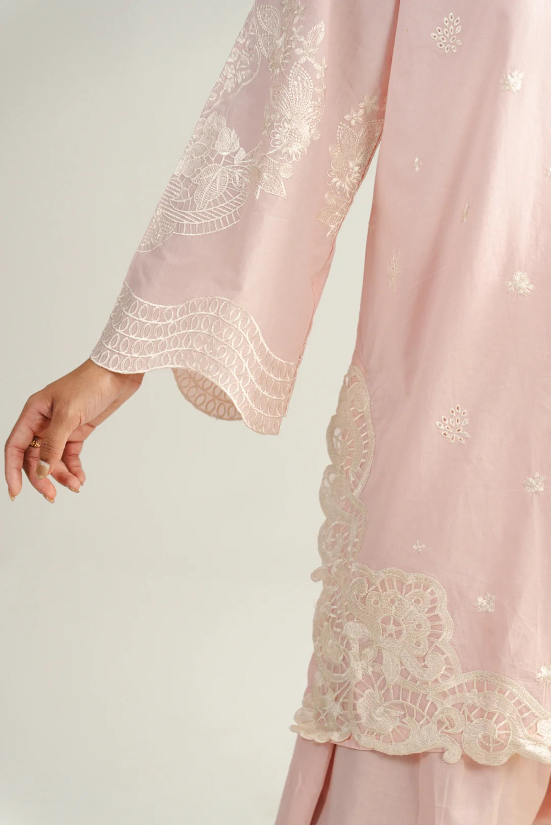 3 Piece Embroidered Lawn Suit