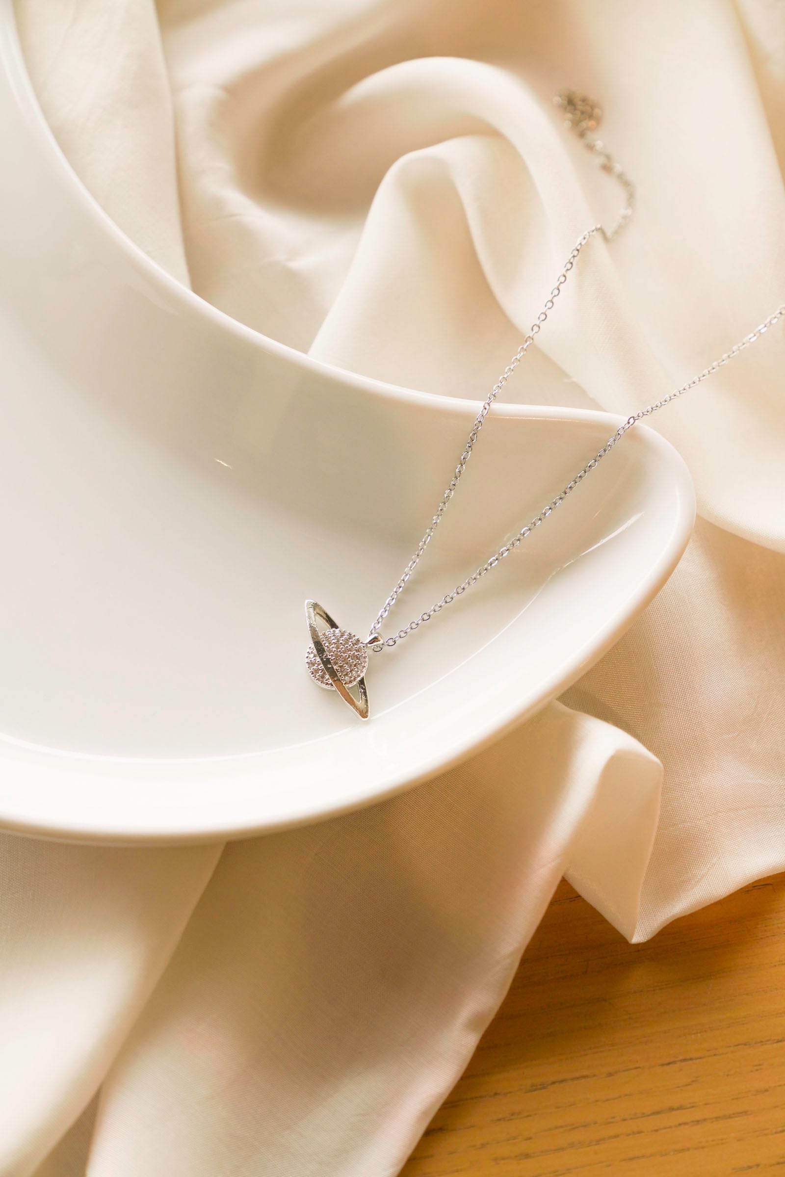 Necklace Beyond East Official