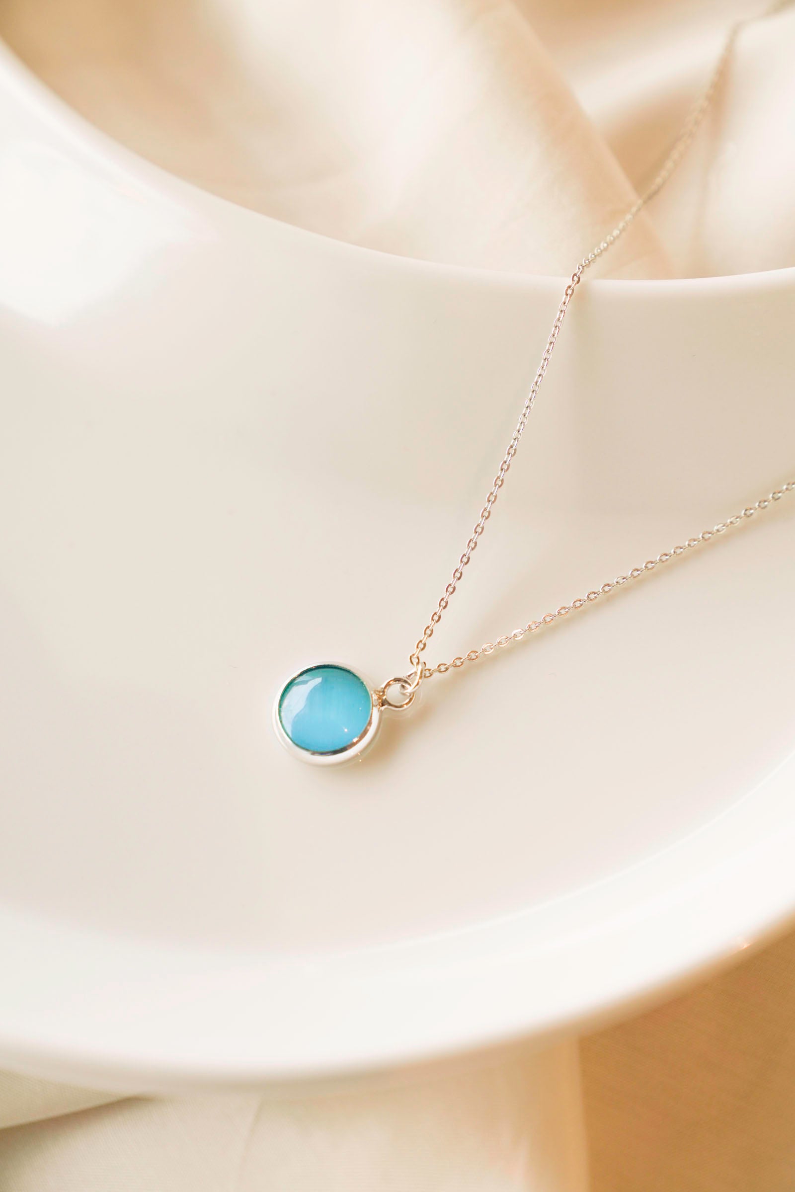 Necklace Beyond East Official
