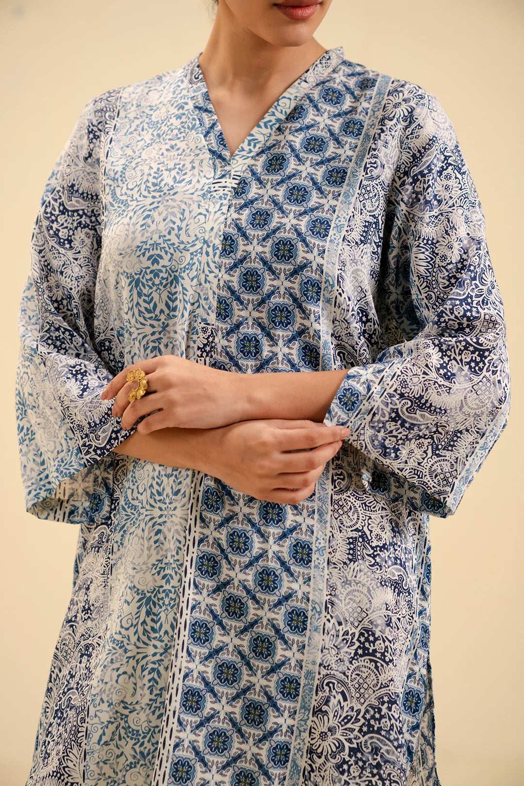 Stylish casual printed viscose shirt – perfect to pair with trousers or shalwar.