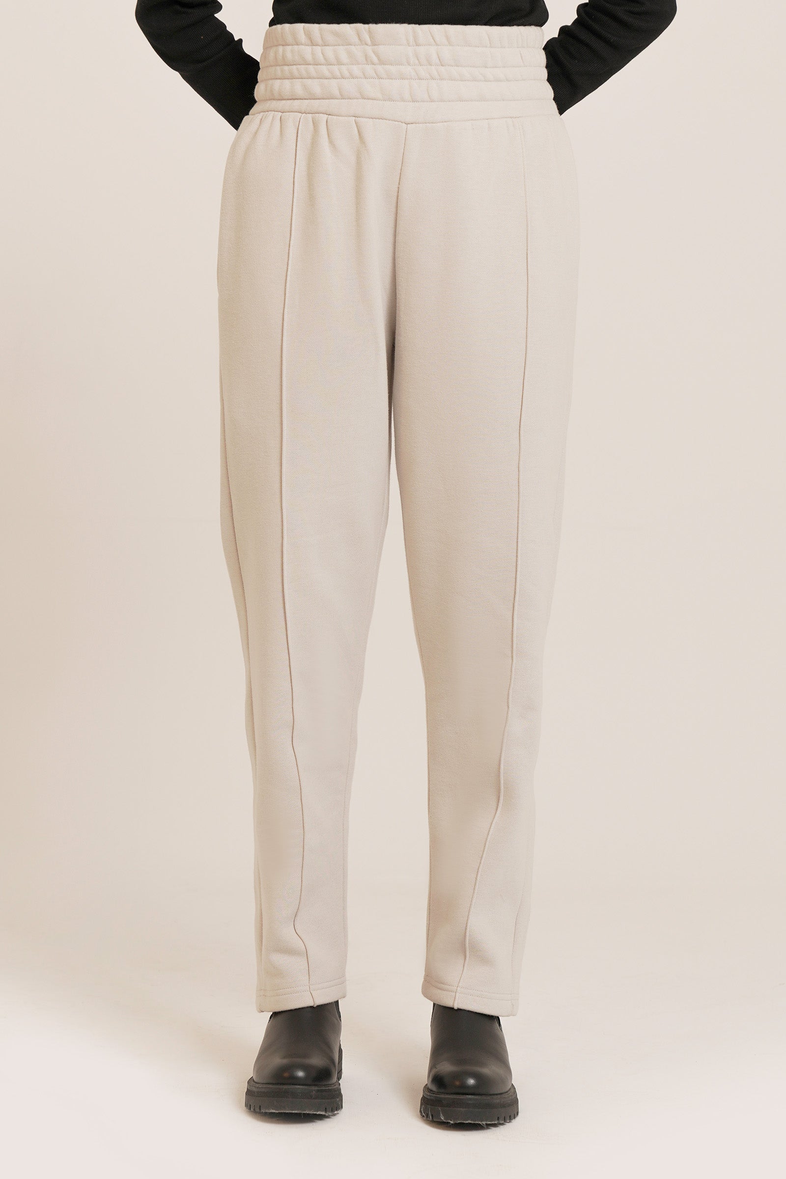 Basic Joggers Beyond East Official