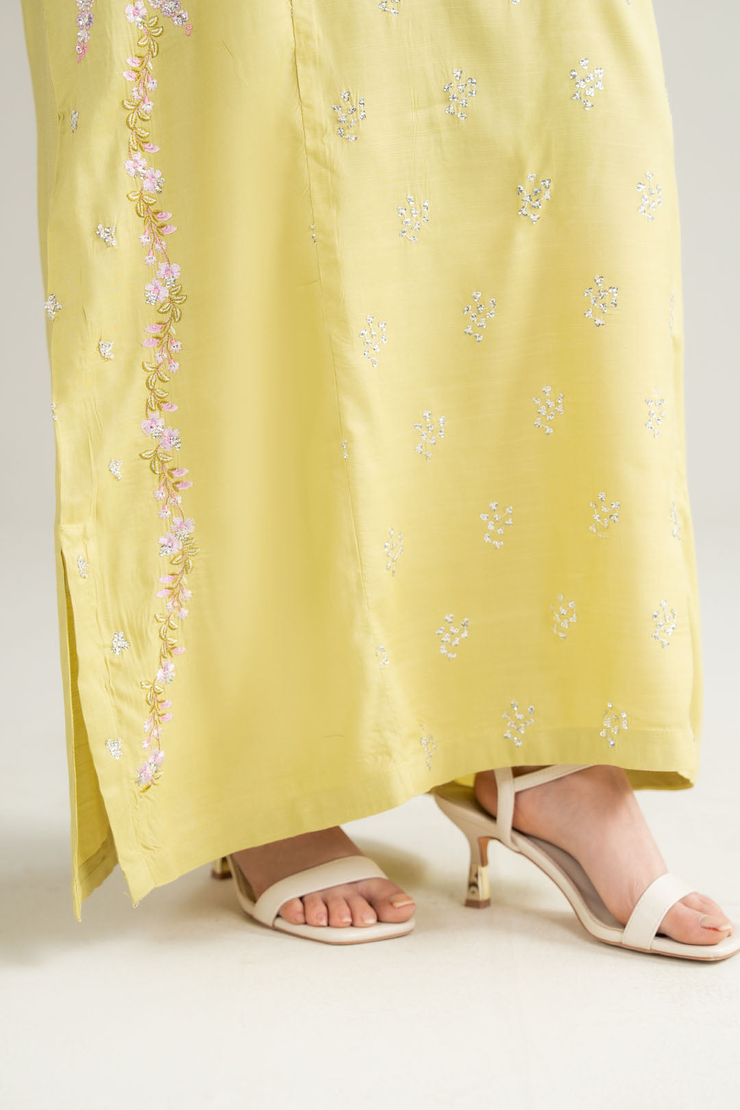 1 Piece Embroidered Kaftan Pret SS - 26