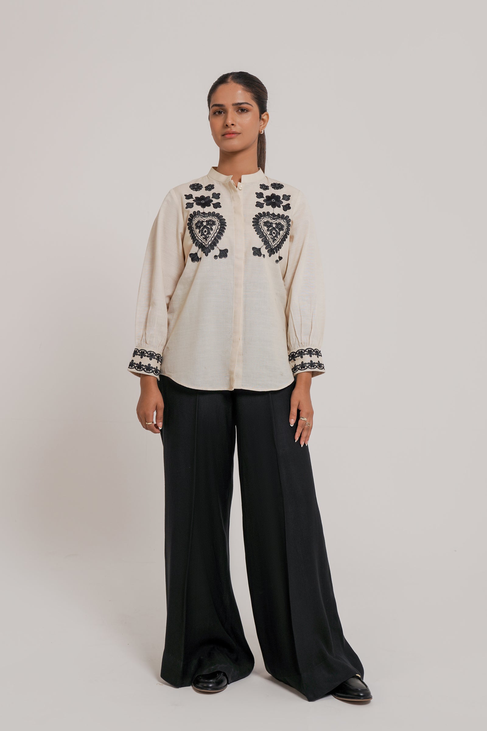 Queen of Hearts (1 PC) Beyond East Official