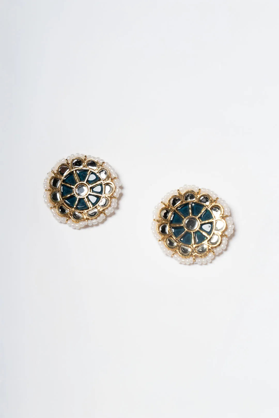 Earring Beyond East Official