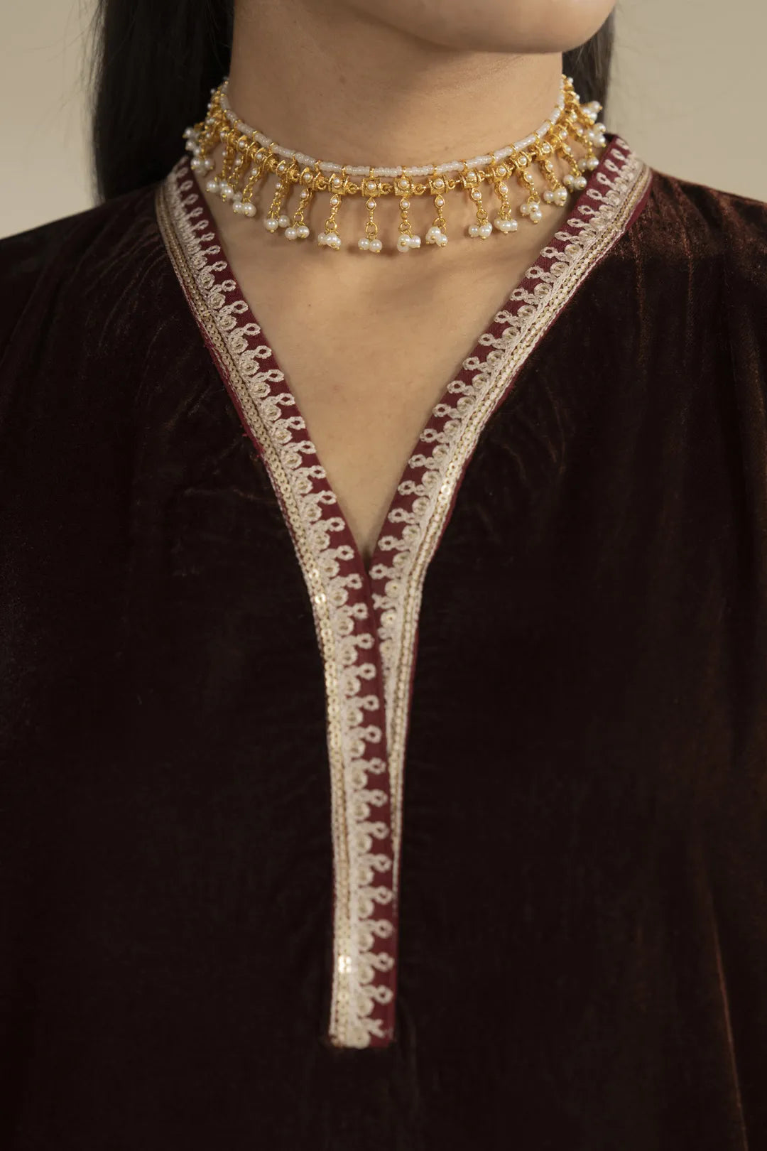 Necklace Beyond East Official