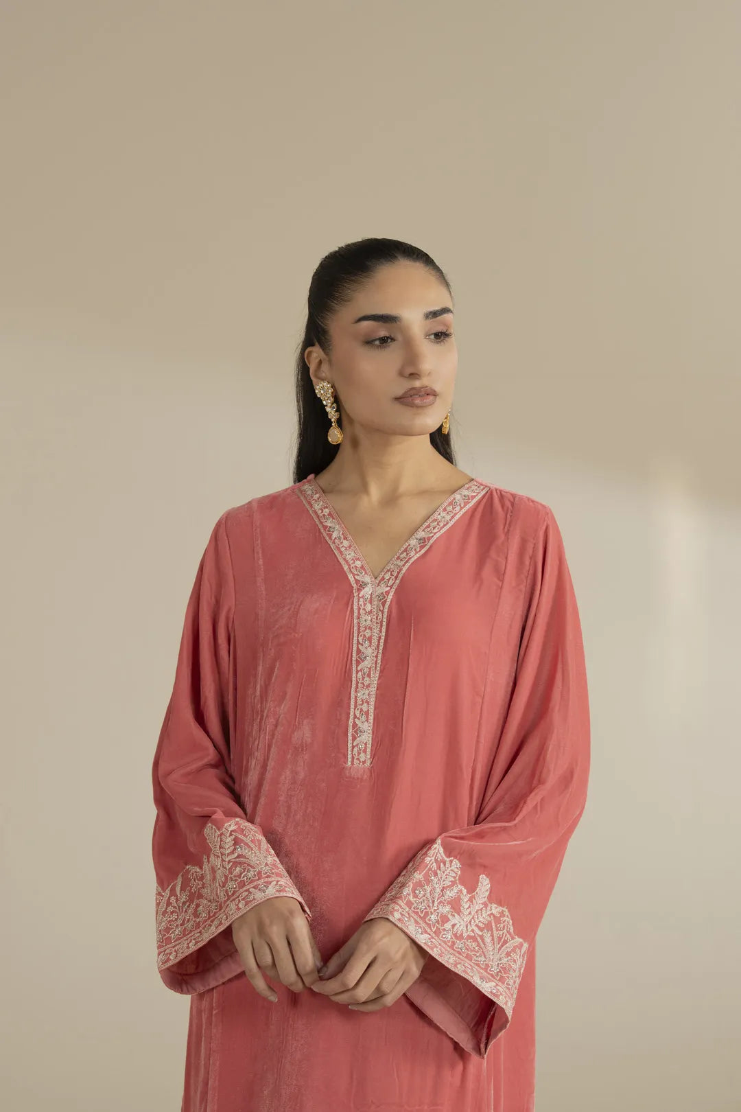 1 Piece Velvet Embroidered Kaftan