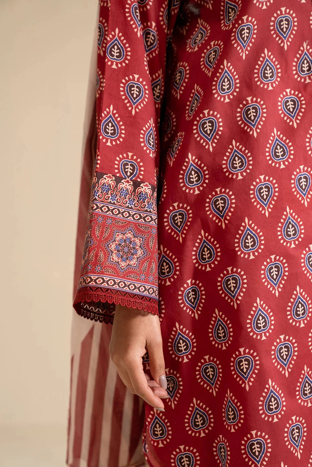 2 Piece Printed Lawn Suit Pret SS - 25