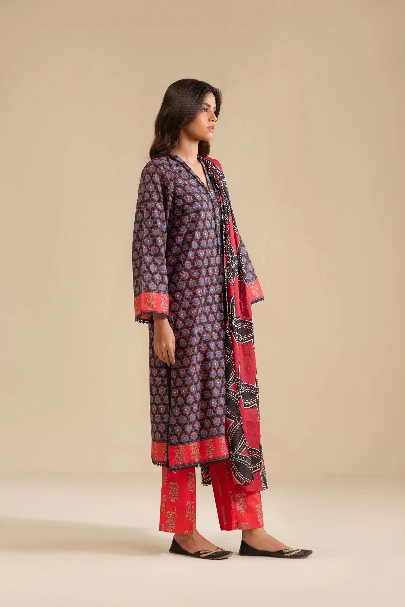 3 Piece Printed Lawn Suit Pret SS - 25