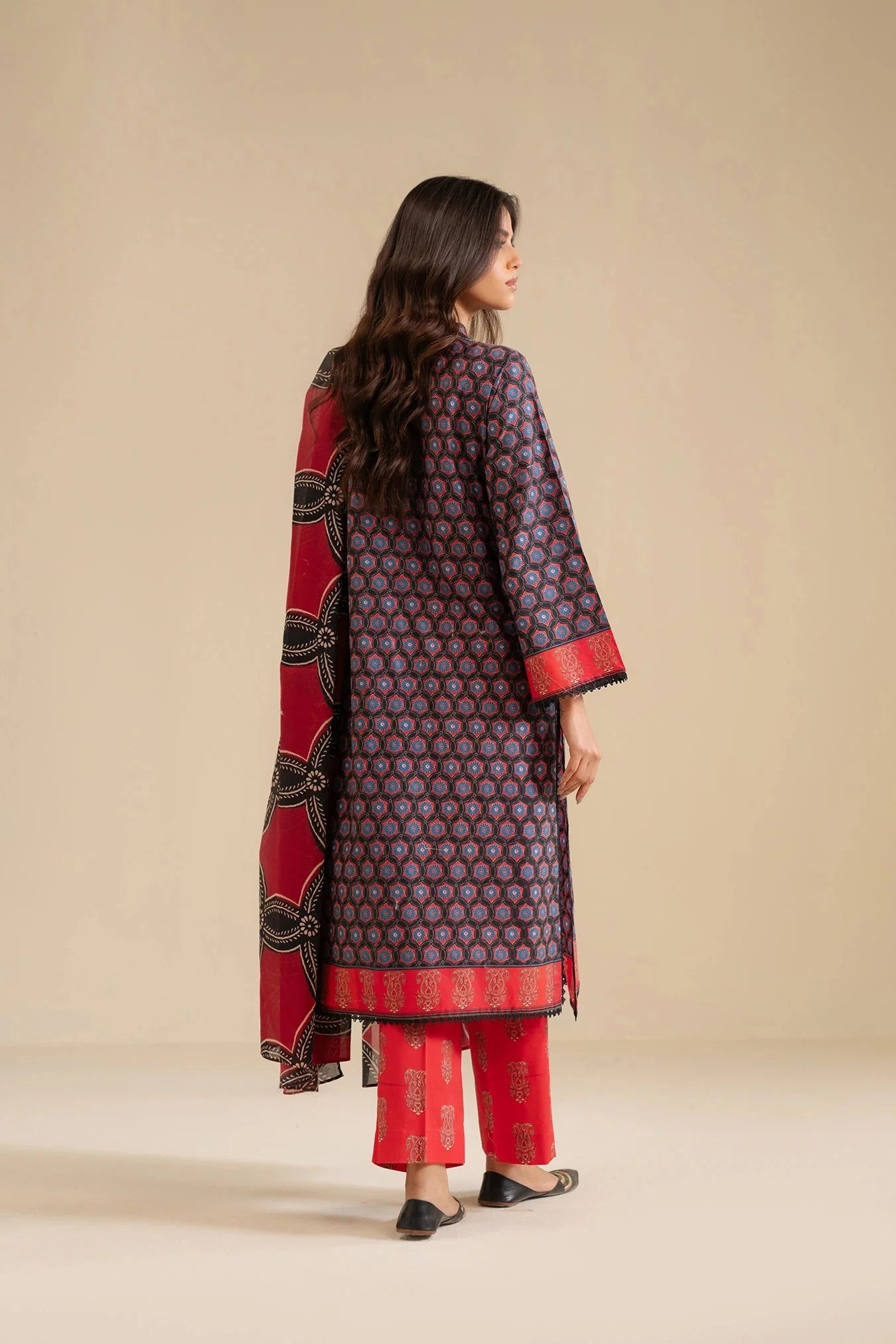 3 Piece Printed Lawn Suit Pret SS - 25