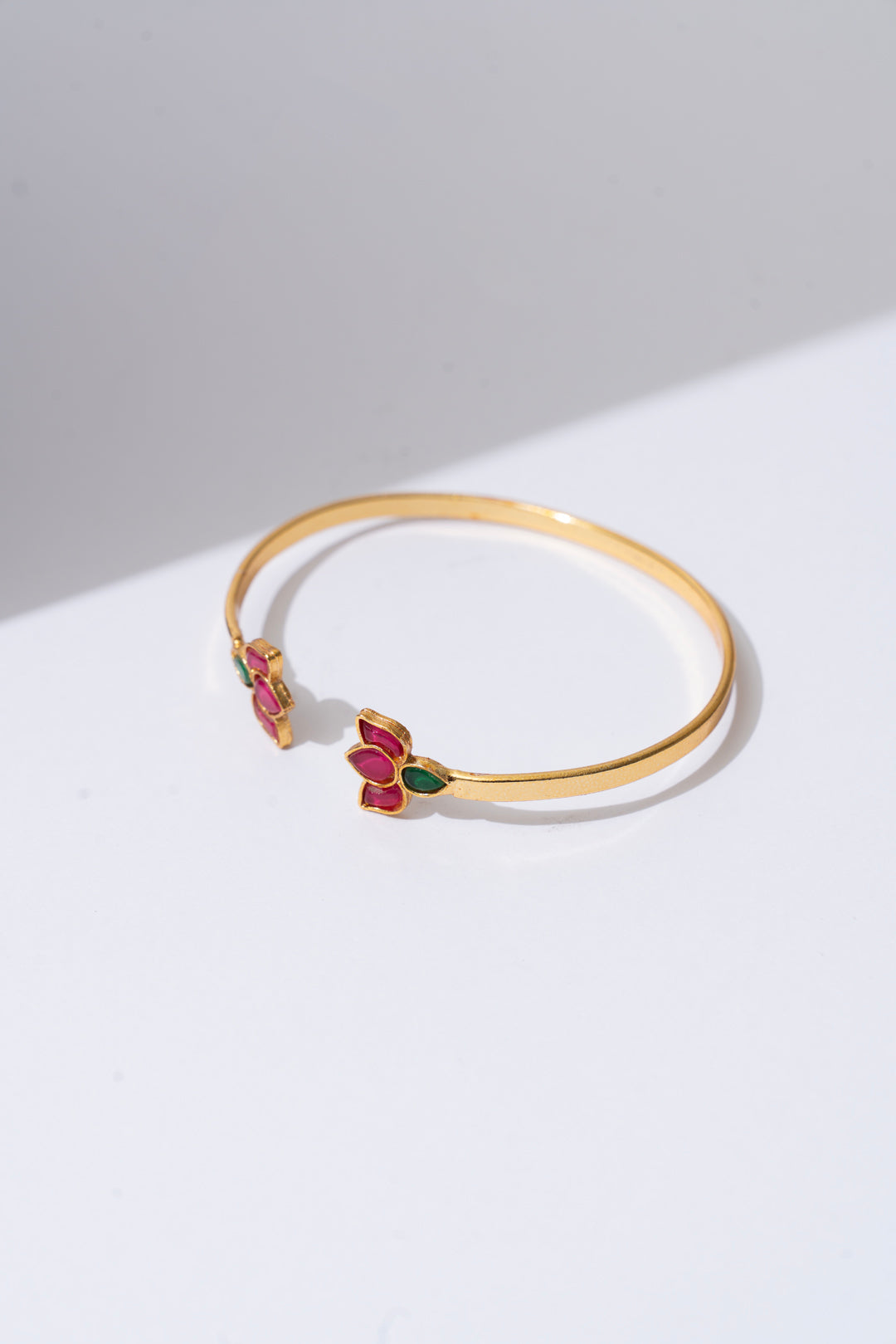 Bangle Beyond East Official