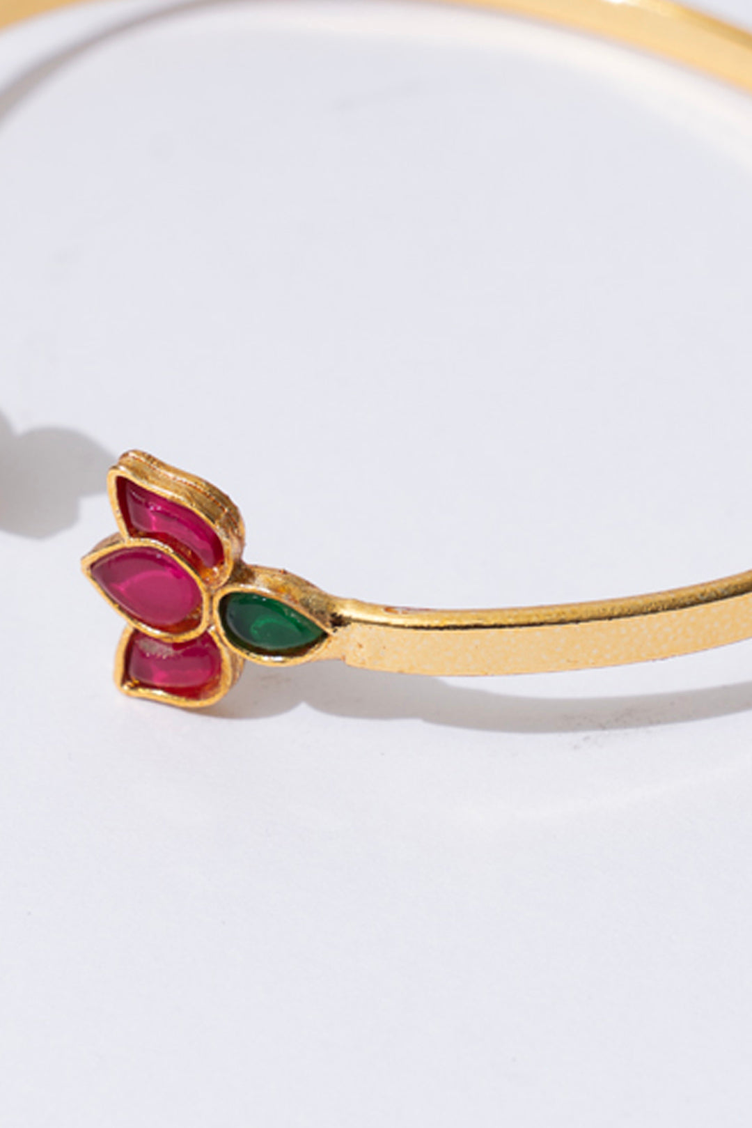 Bangle Beyond East Official