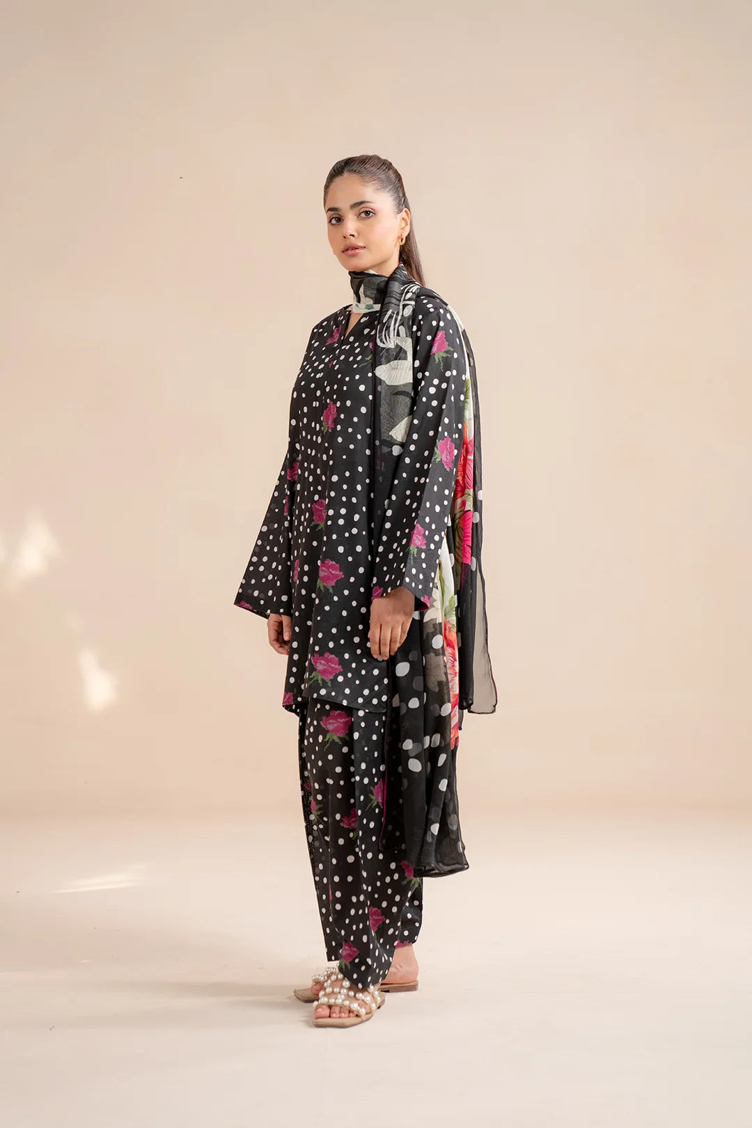 3 Piece Printed Lawn Suit Pret SS - 25