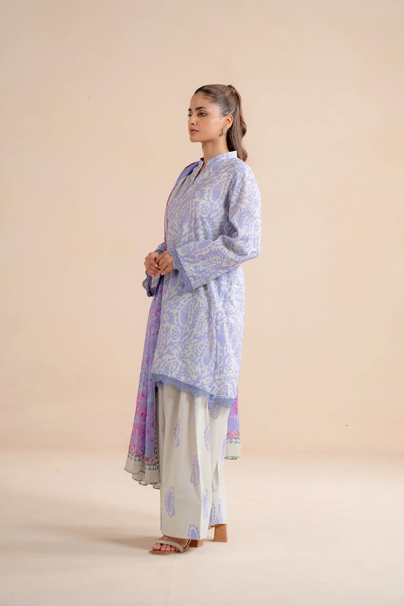 3 Piece Printed Lawn Suit Pret SS - 25