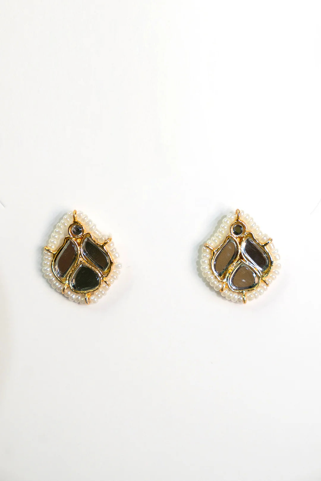 Elegant Kundan Studs With Pearl Accessories