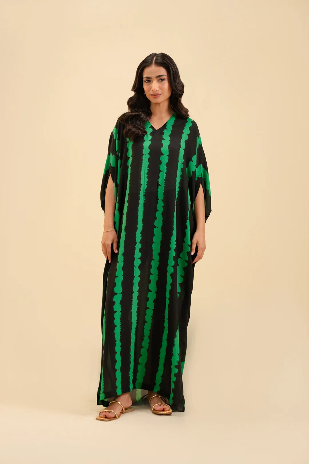 Elegant Black & Green Printed Crepe Kaftan – Stylish & Comfortable Maxi Dress
