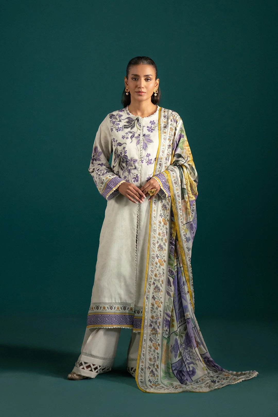 Elegant ash white lawn suit with delicate purple floral toile prints and a chiffon dupatta – a timeless lawn suit design for summer.