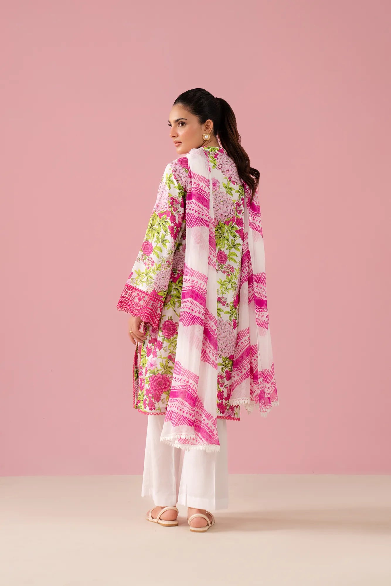 Faisalabad women’s 3 piece embroidered lawn suit – beautiful unstitched white & pink digital printed lawn shirt, organza border, and chiffon dupatta