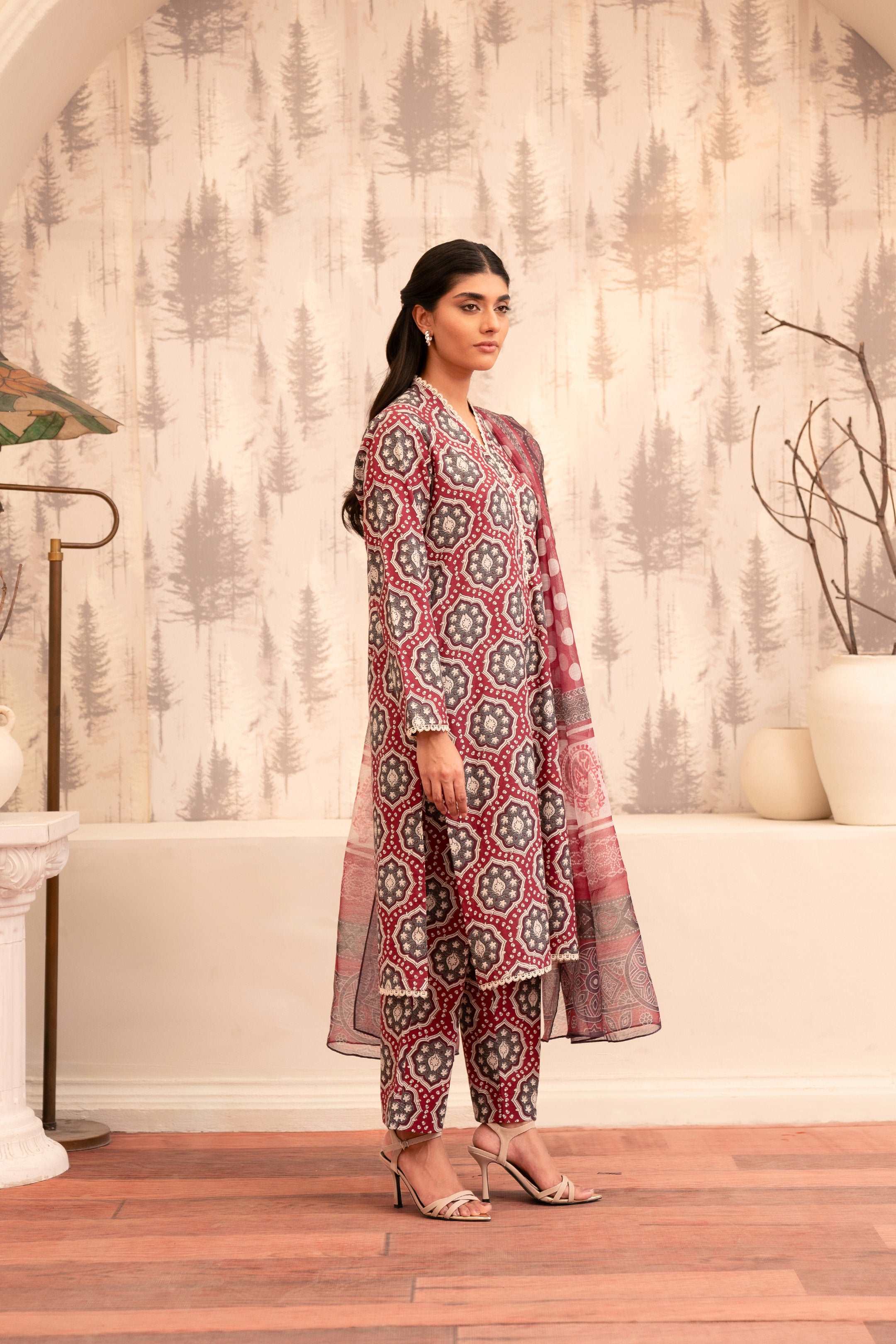 Ladies Printed Khaddar Suit in Multi Color