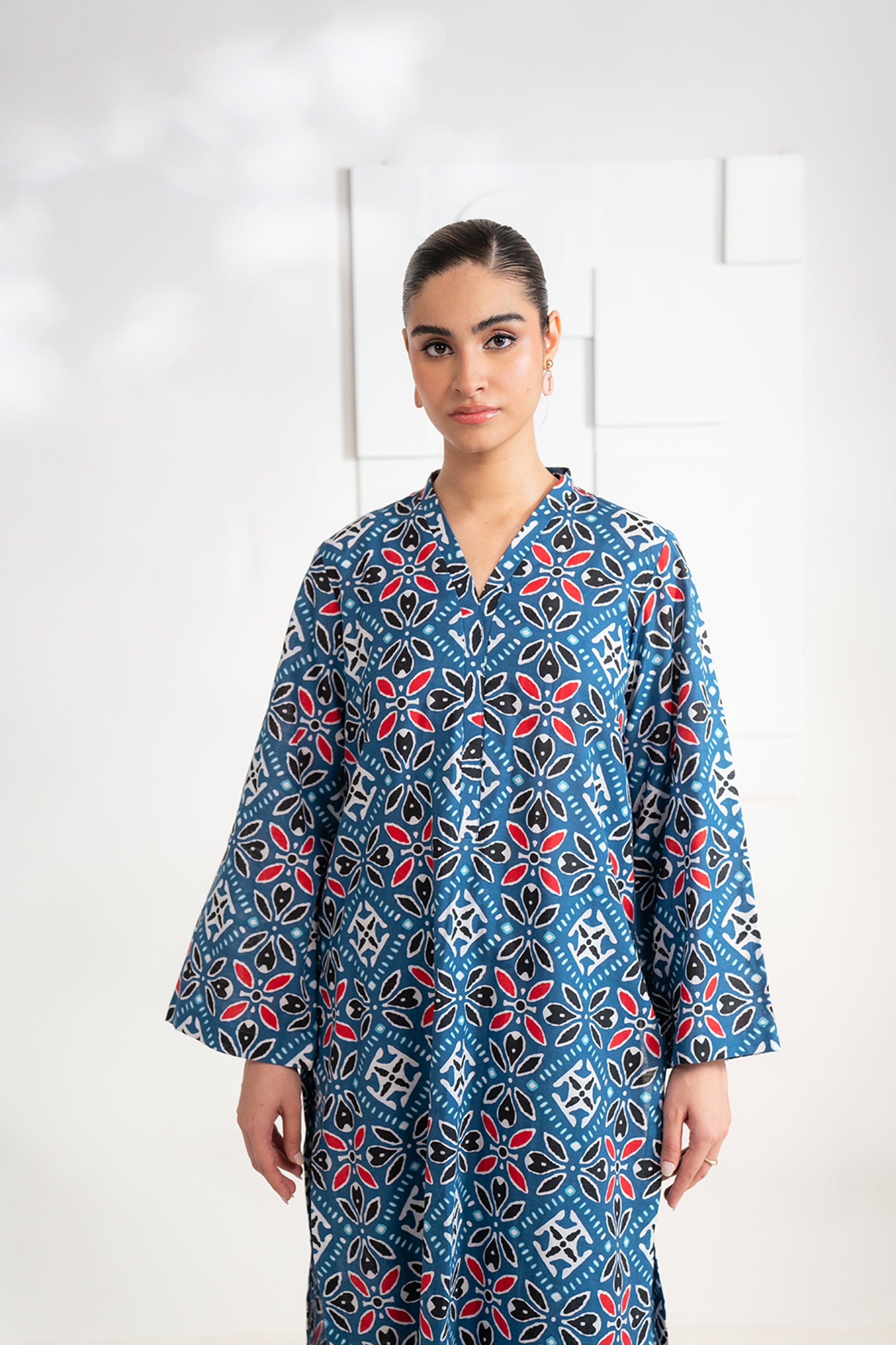 Latest 2-Piece Printed Blue Khaddar Suit for Women – Chic &amp; Breathable for Warm Weather
