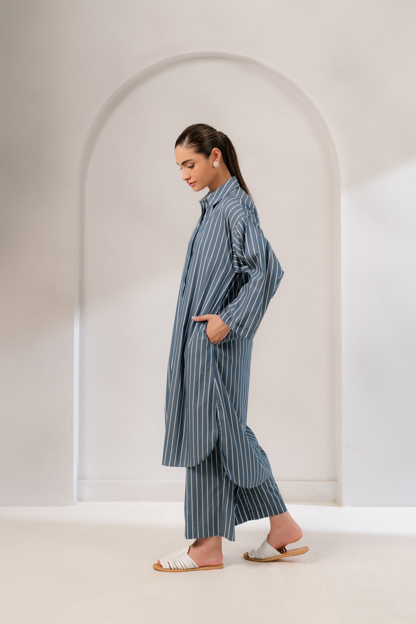Latest 2 Pieces Printed Viscose Suit – Fashionable and Lightweight for All Seasons
