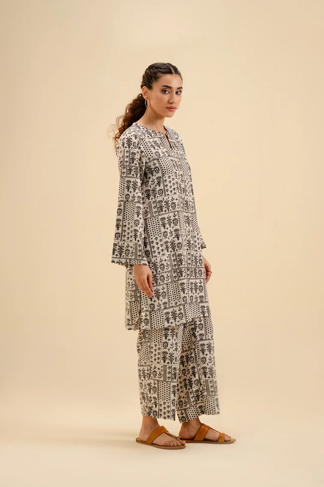 Latest georgette suit design 2025 – trendy printed 2 piece set for summer fashion.