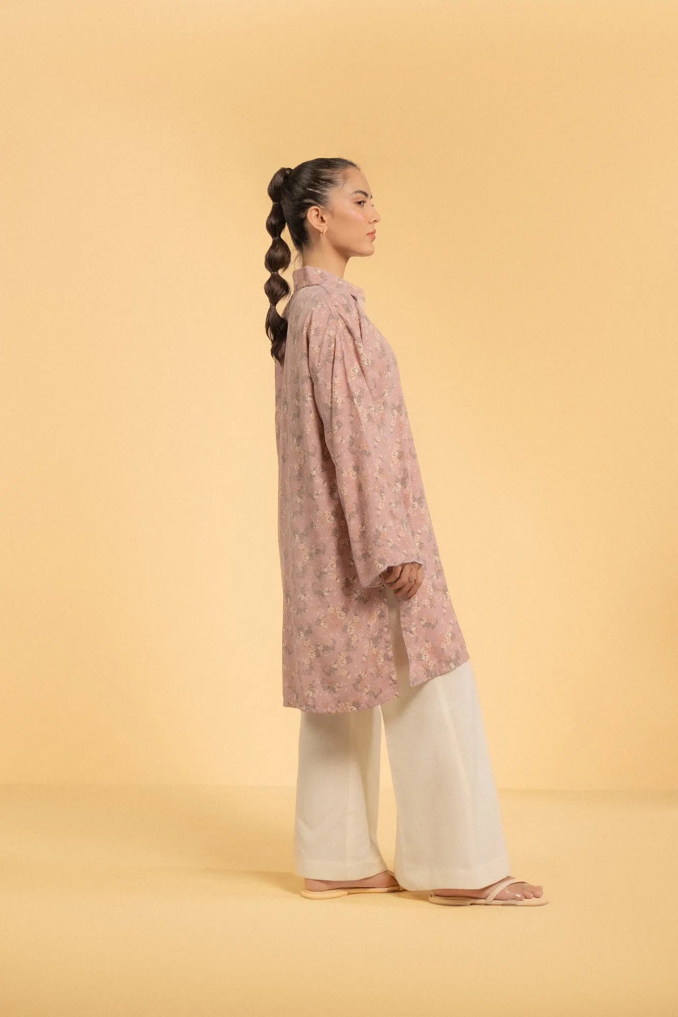Loose fit linen shirt for women in soft pink floral design