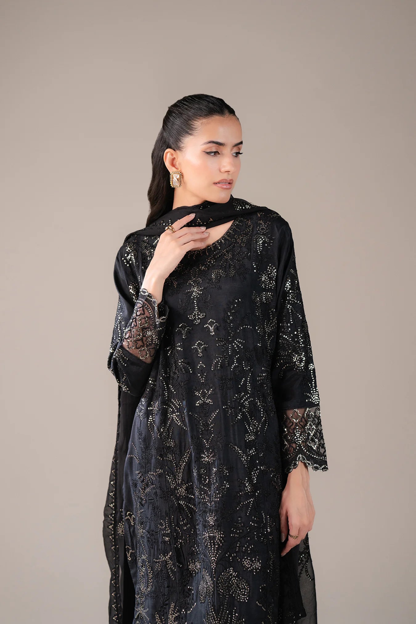 Luxury 3 Piece Pakistani Suit in Raw Silk – Perfect for Eid & Parties in Dubai and the Middle East