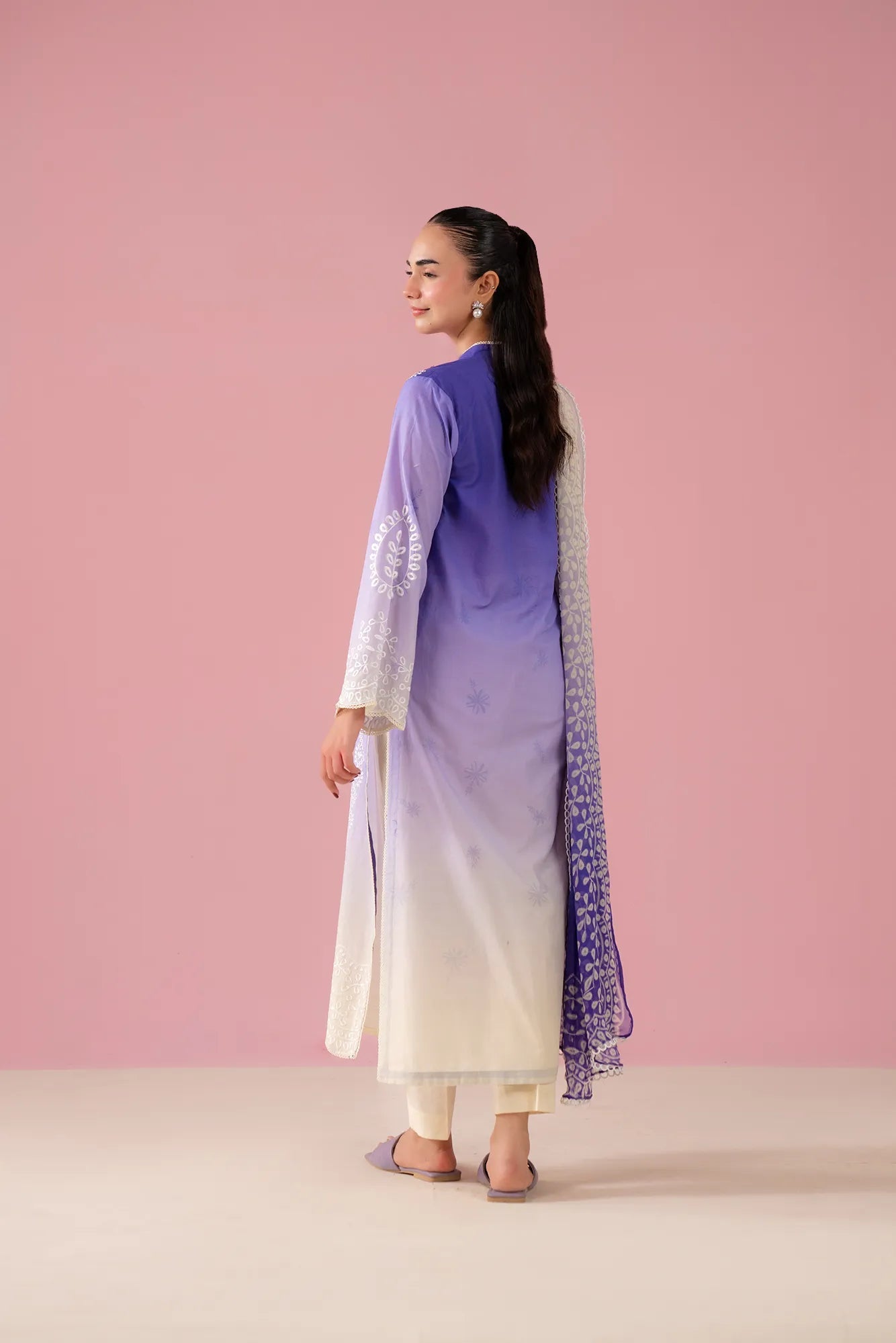 Luxury Tie and Dye 3-piece lawn dress featuring embroidered shirt front and chiffon dupatta, ideal for stylish women in Karachi’s Clifton Block 5