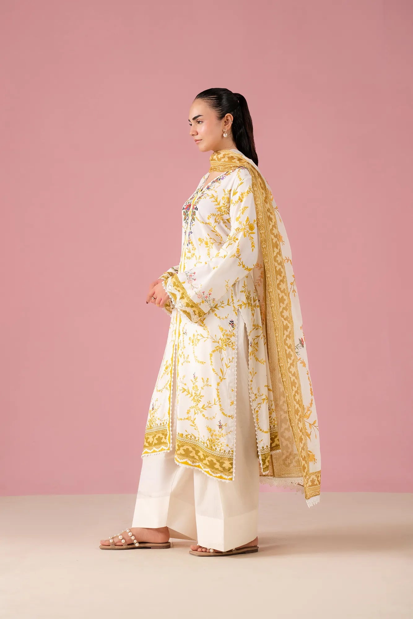 Luxury embroidered organza border suit with digital printed shirt and dupatta, premium choice for women of Latifabad elite Hyderabad
