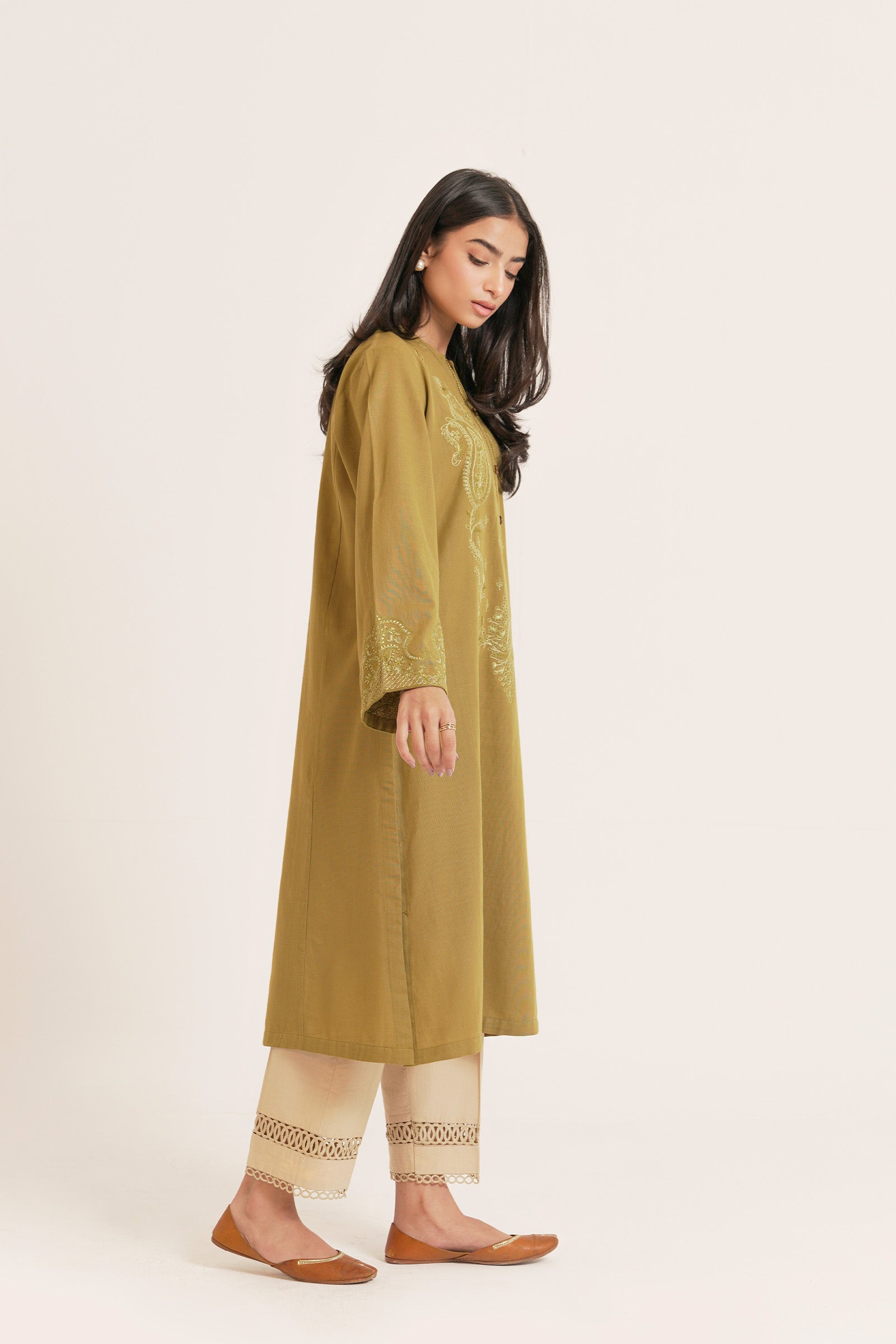 Oasis (1PC) Beyond East Official