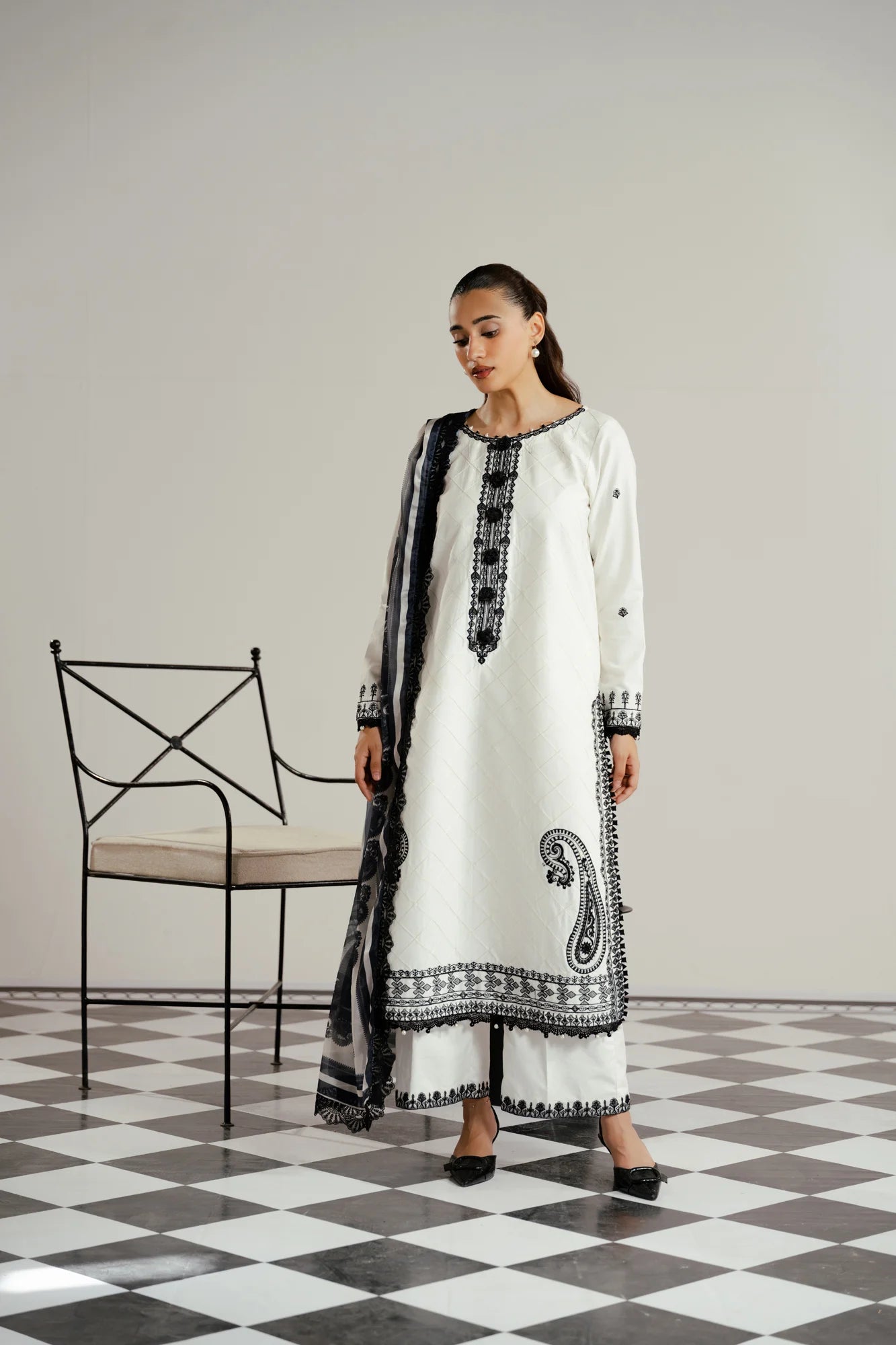 3 Piece Embroidered Lawn Suit