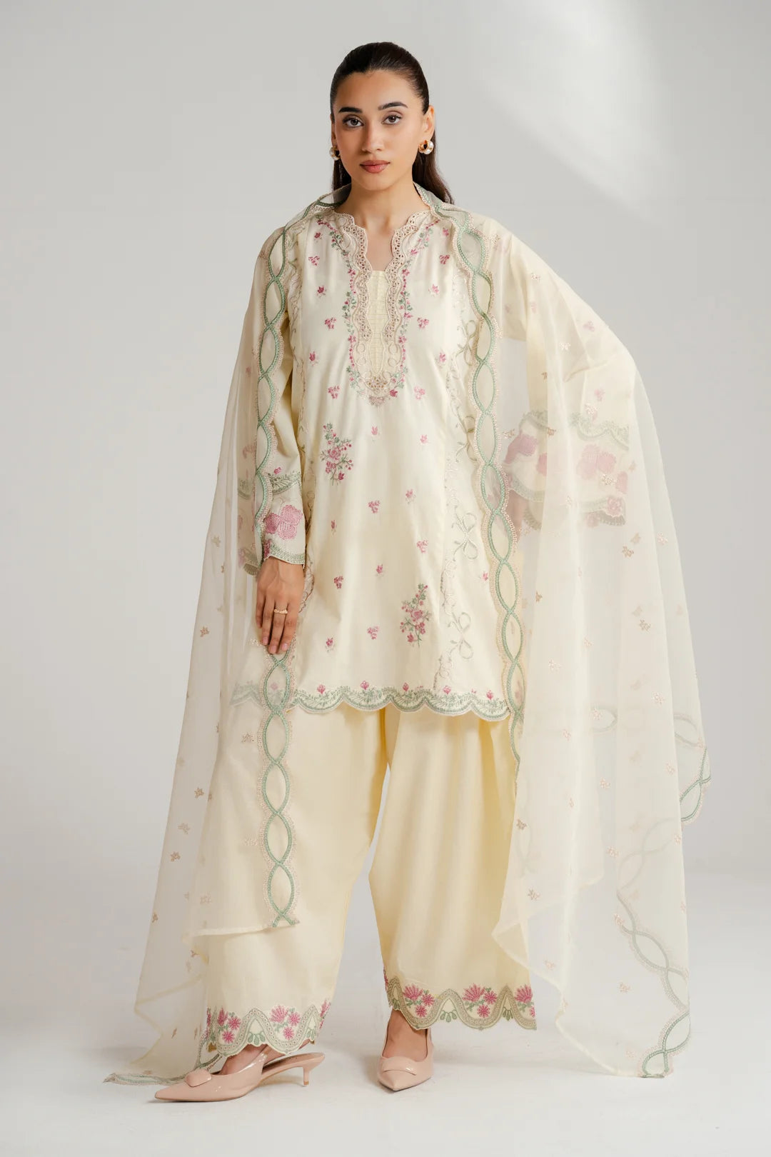 3 Piece Embroidered Lawn Suit
