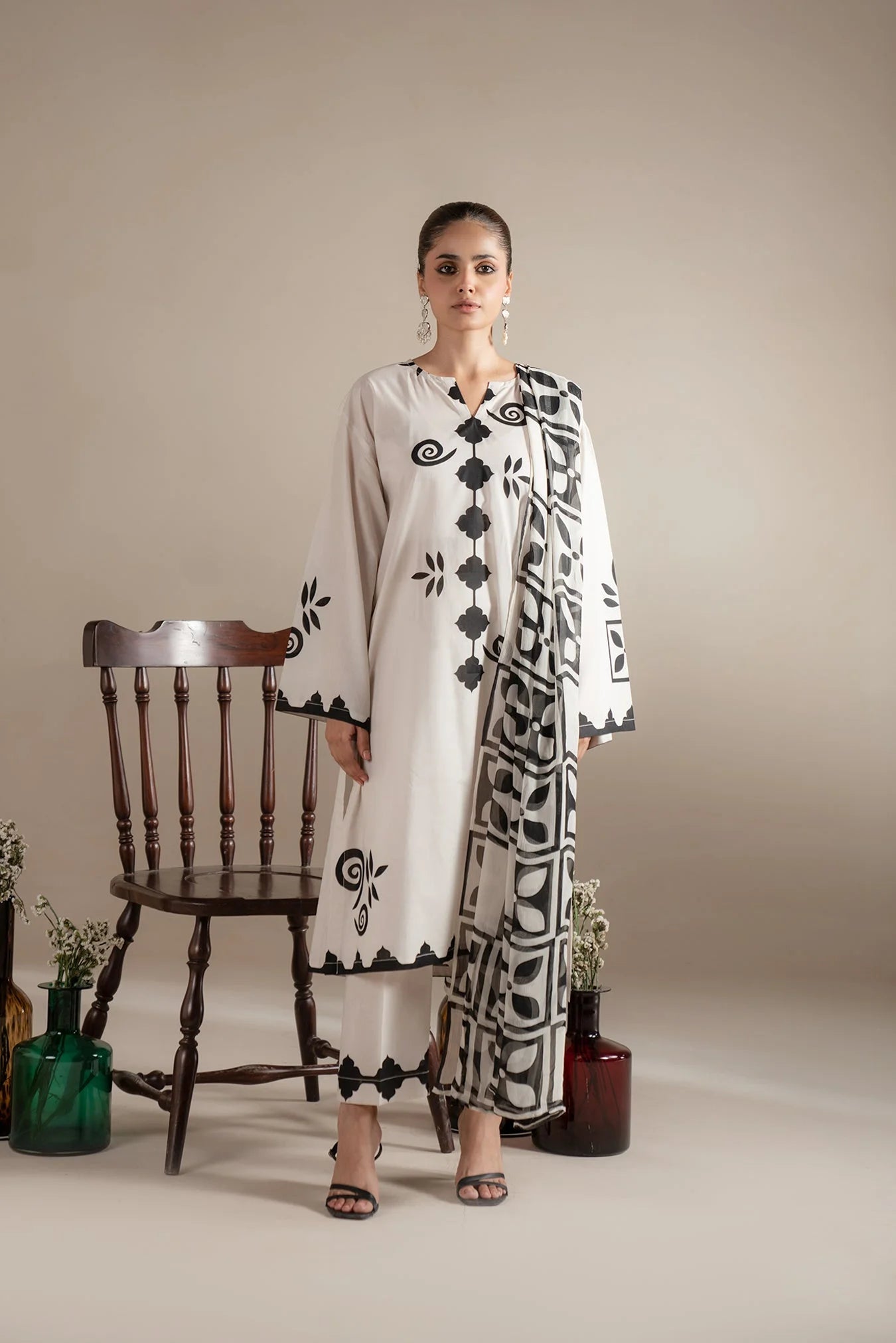 3 Piece Printed Lawn Suit Pret SS - 25