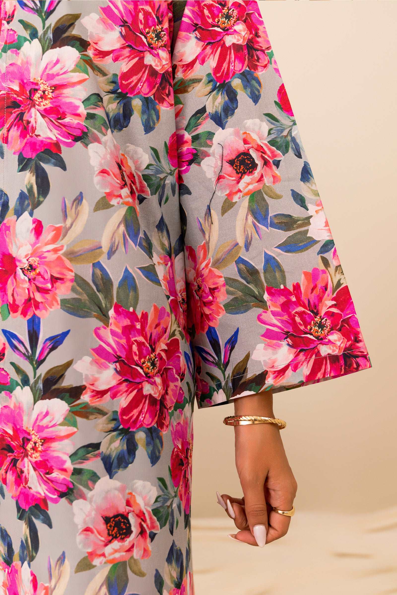 Sapphire's latest multi-color printed 2-piece suit collection